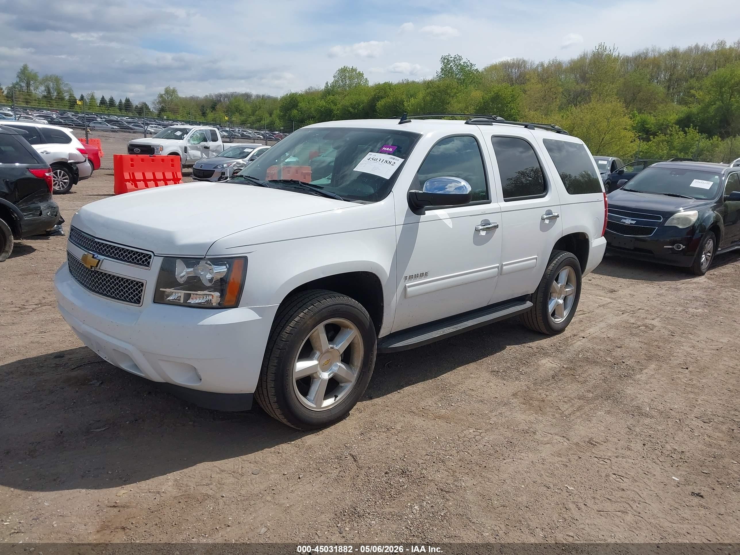 2013 Chevrolet Tahoe Ls White vin: 1GNSKAE03DR253078