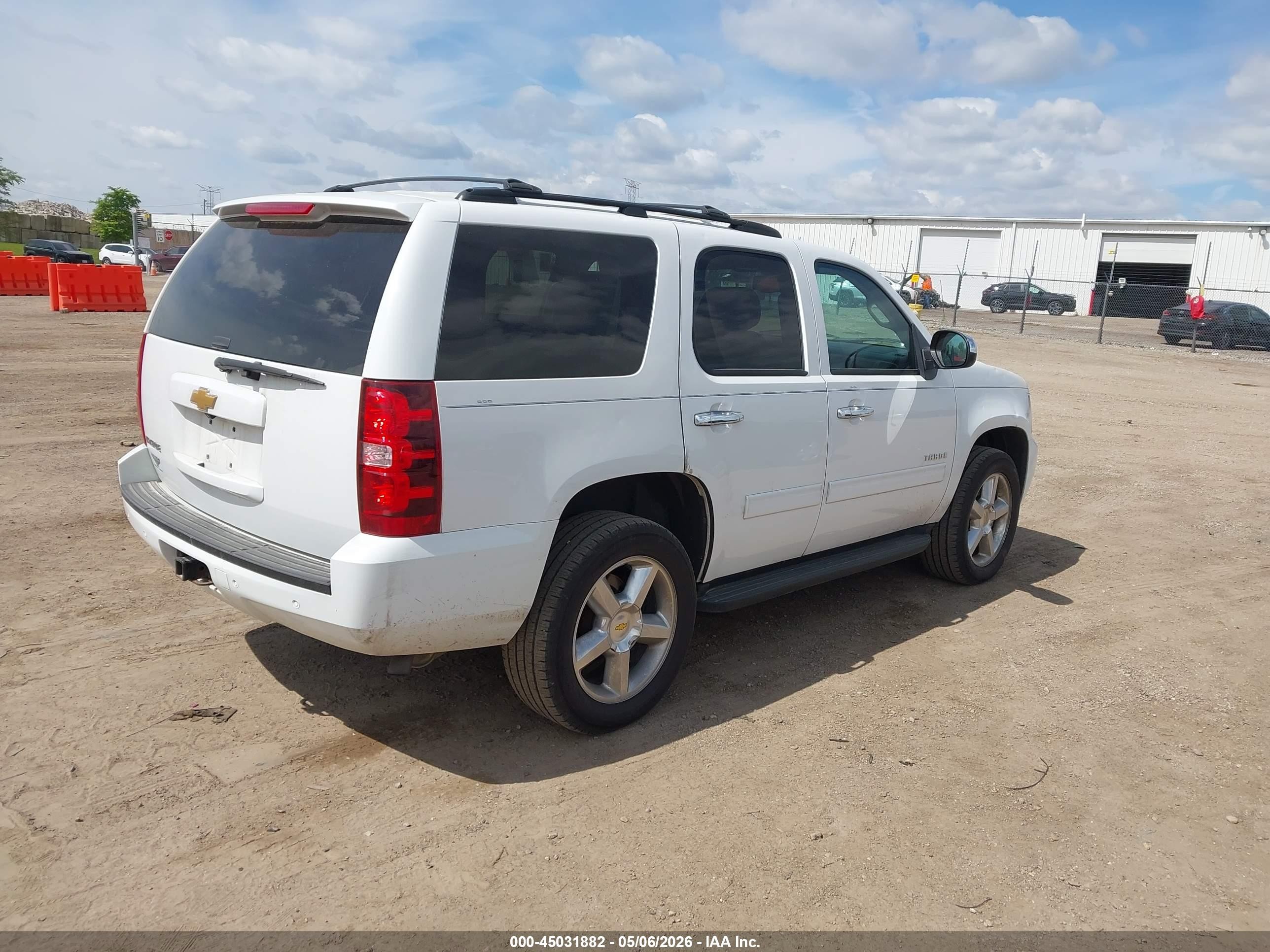 2013 Chevrolet Tahoe Ls White vin: 1GNSKAE03DR253078