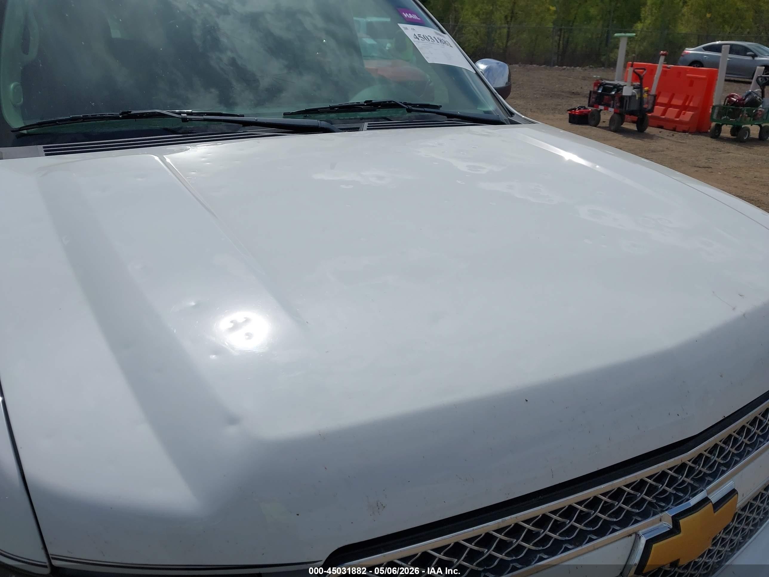 2013 Chevrolet Tahoe Ls White vin: 1GNSKAE03DR253078