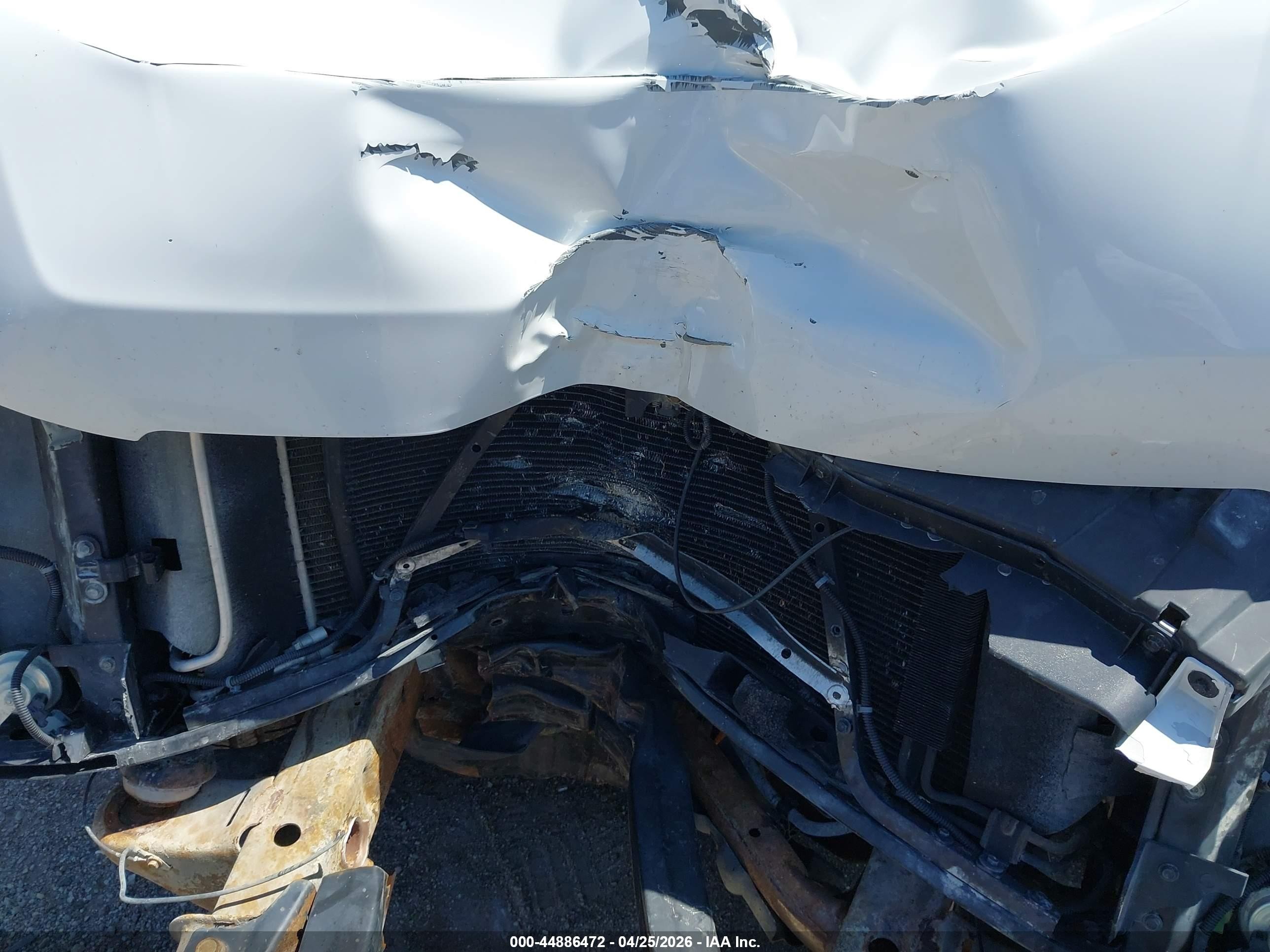 2014 Chevrolet Tahoe Ls White vin: 1GNSKAE03ER120984