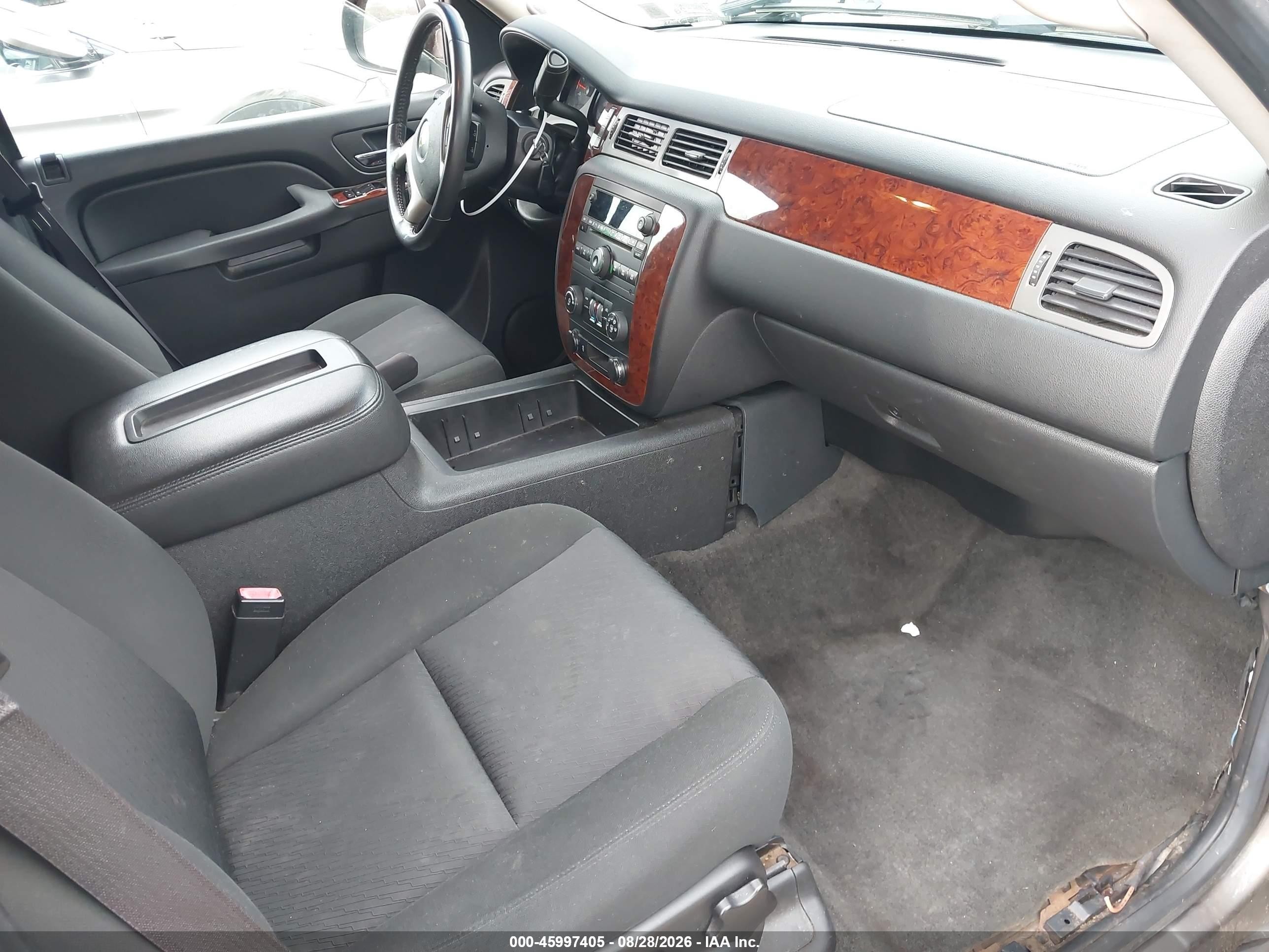 2013 Chevrolet Tahoe Ls Серый vin: 1GNSKAE04DR113802
