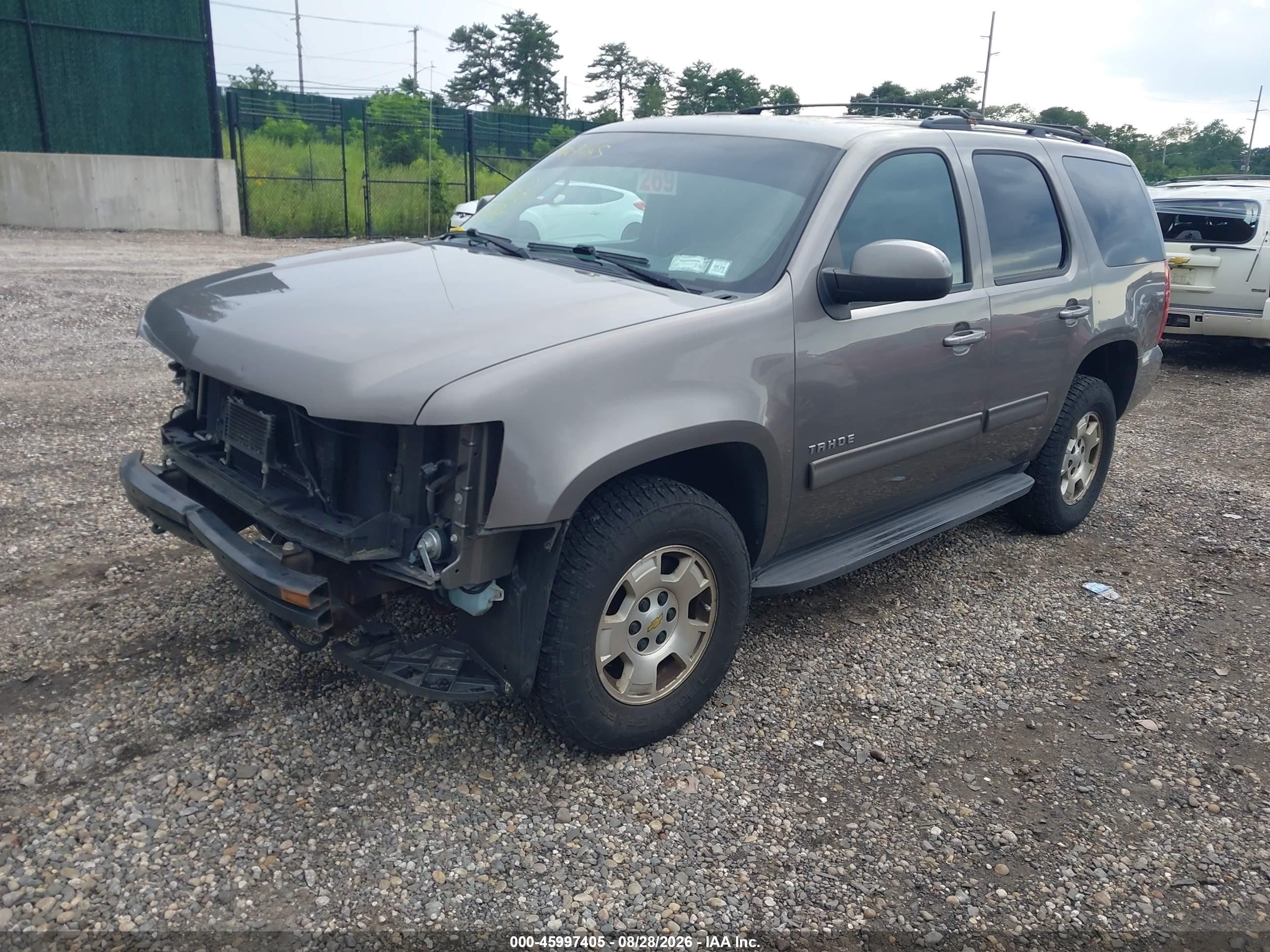 2013 Chevrolet Tahoe Ls Серый vin: 1GNSKAE04DR113802