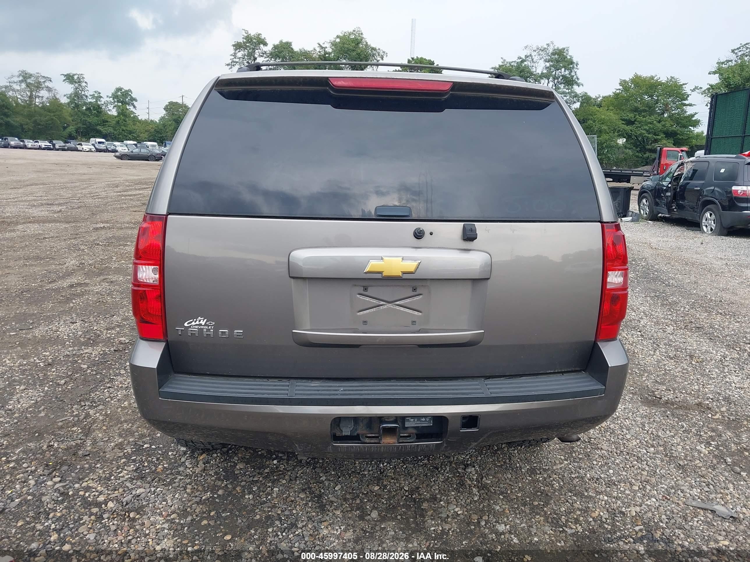 2013 Chevrolet Tahoe Ls Серый vin: 1GNSKAE04DR113802