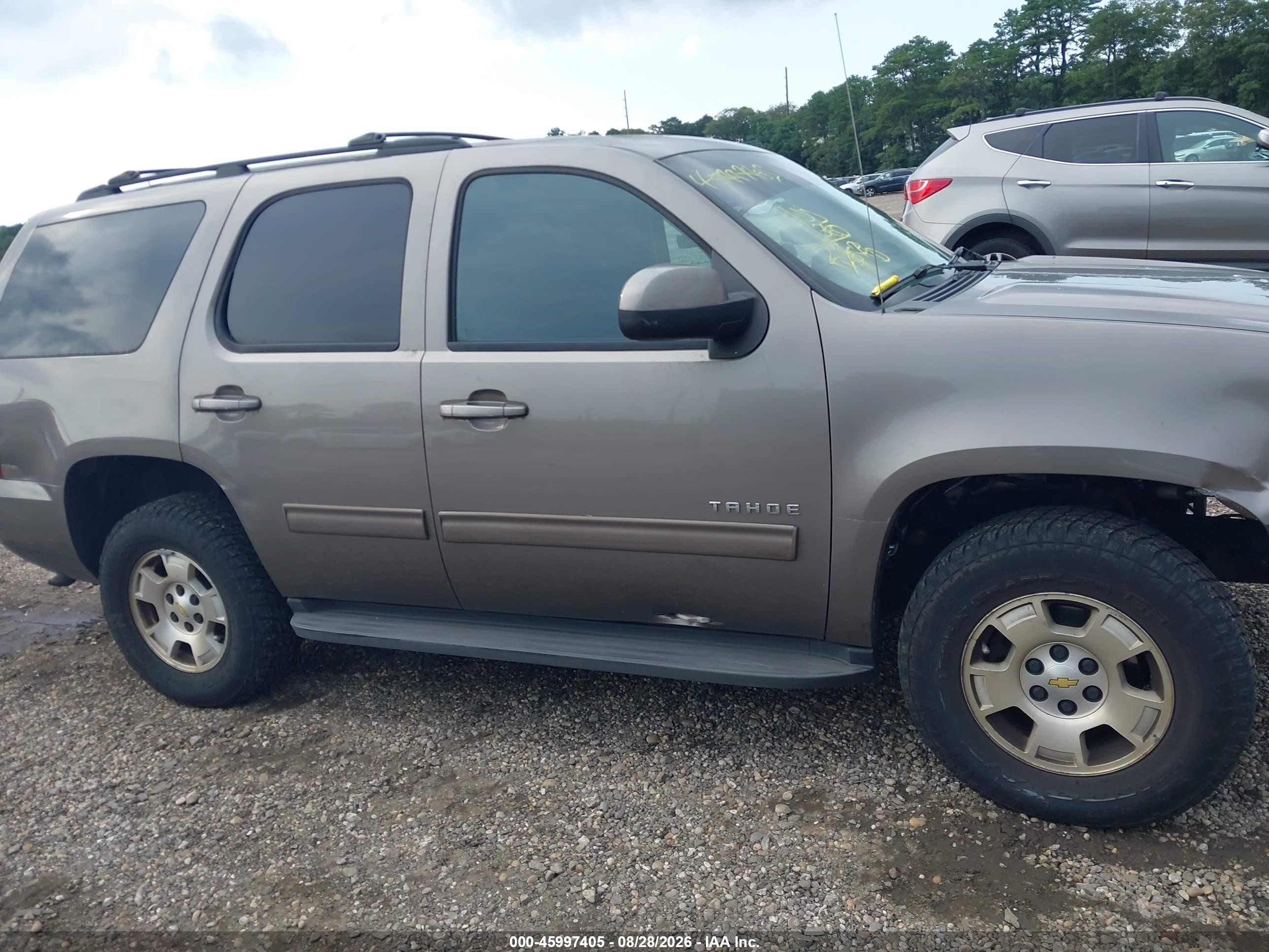 2013 Chevrolet Tahoe Ls Серый vin: 1GNSKAE04DR113802