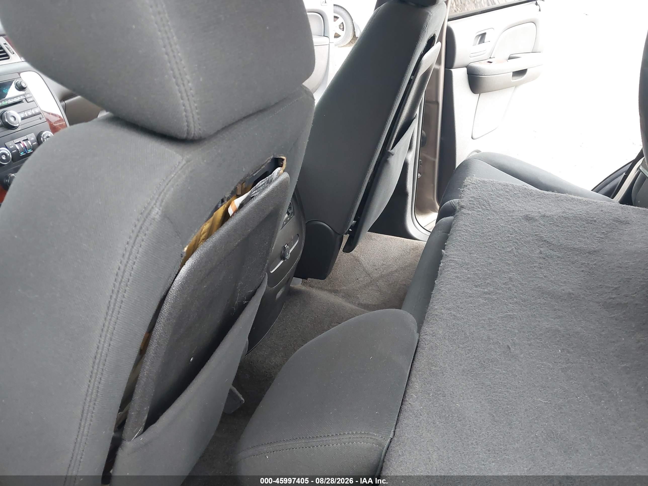 2013 Chevrolet Tahoe Ls Серый vin: 1GNSKAE04DR113802