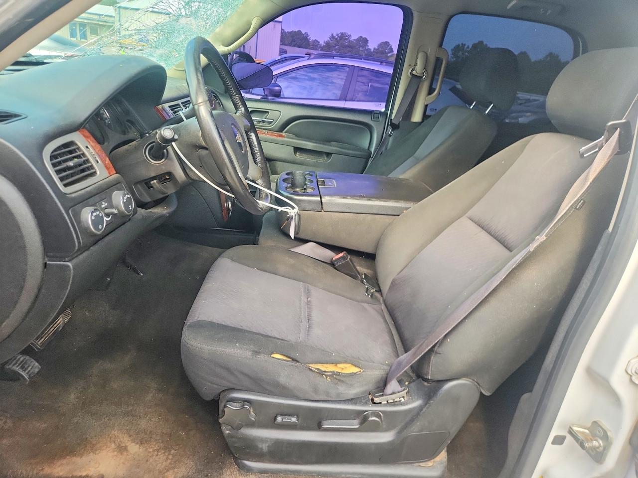2013 Chevrolet Tahoe K1500 Ls White vin: 1GNSKAE04DR320996