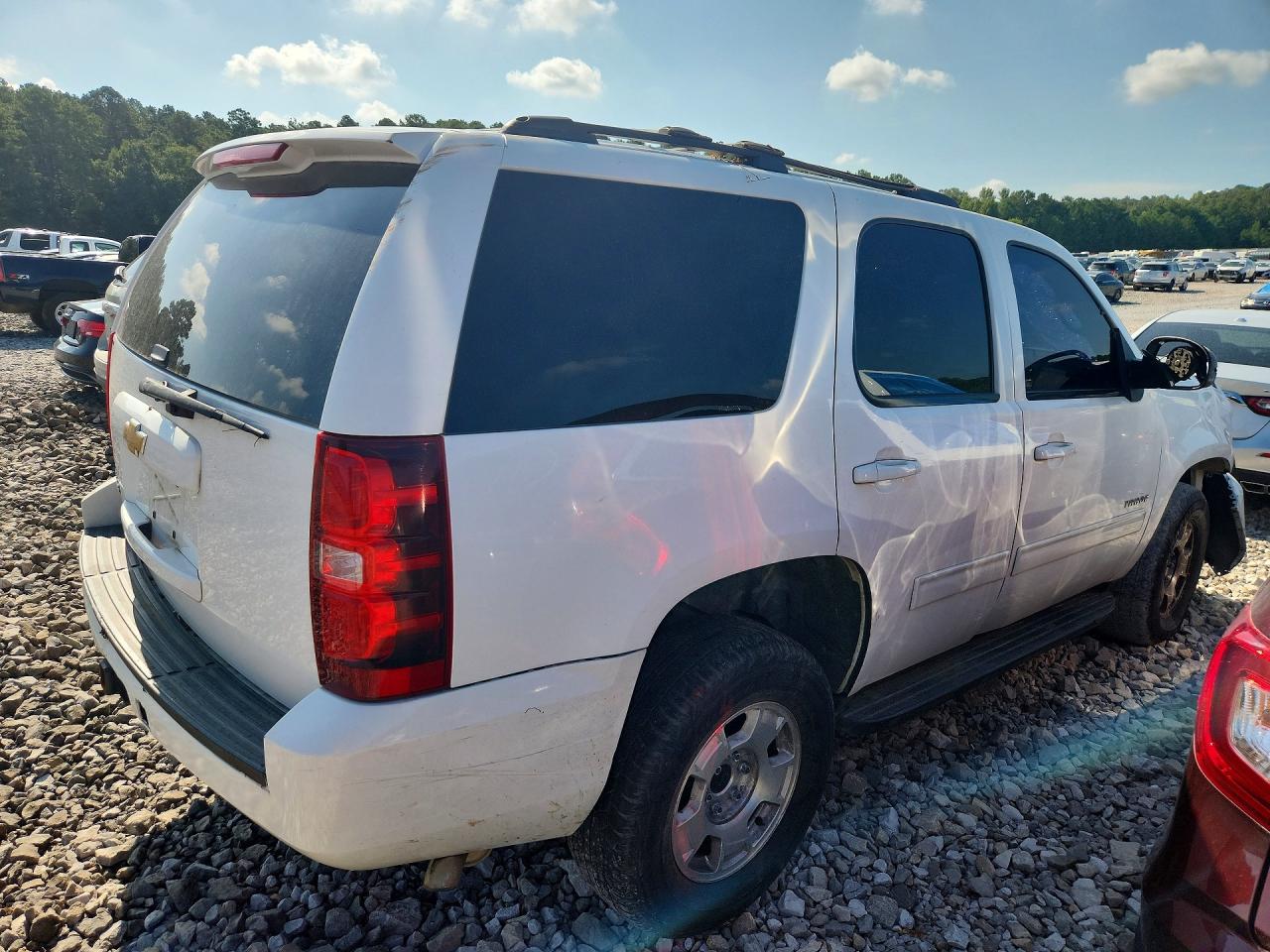 2013 Chevrolet Tahoe K1500 Ls White vin: 1GNSKAE04DR320996