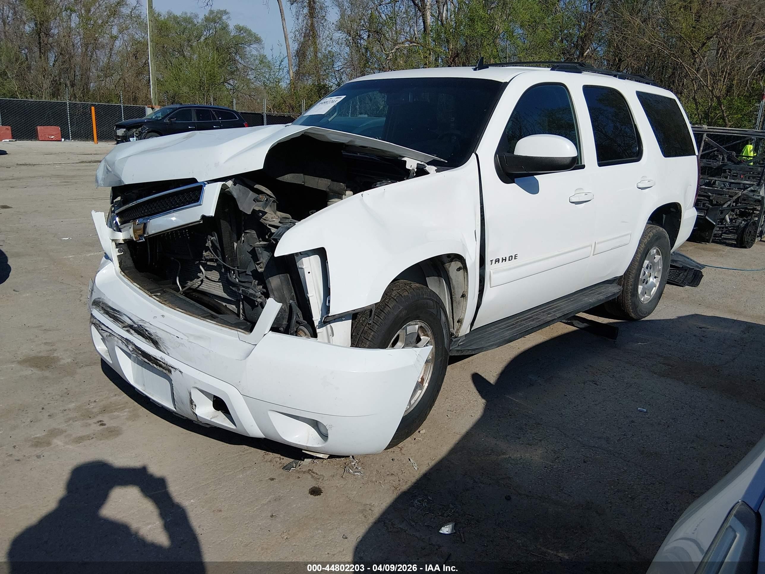 2013 Chevrolet Tahoe Ls White vin: 1GNSKAE05DR231566