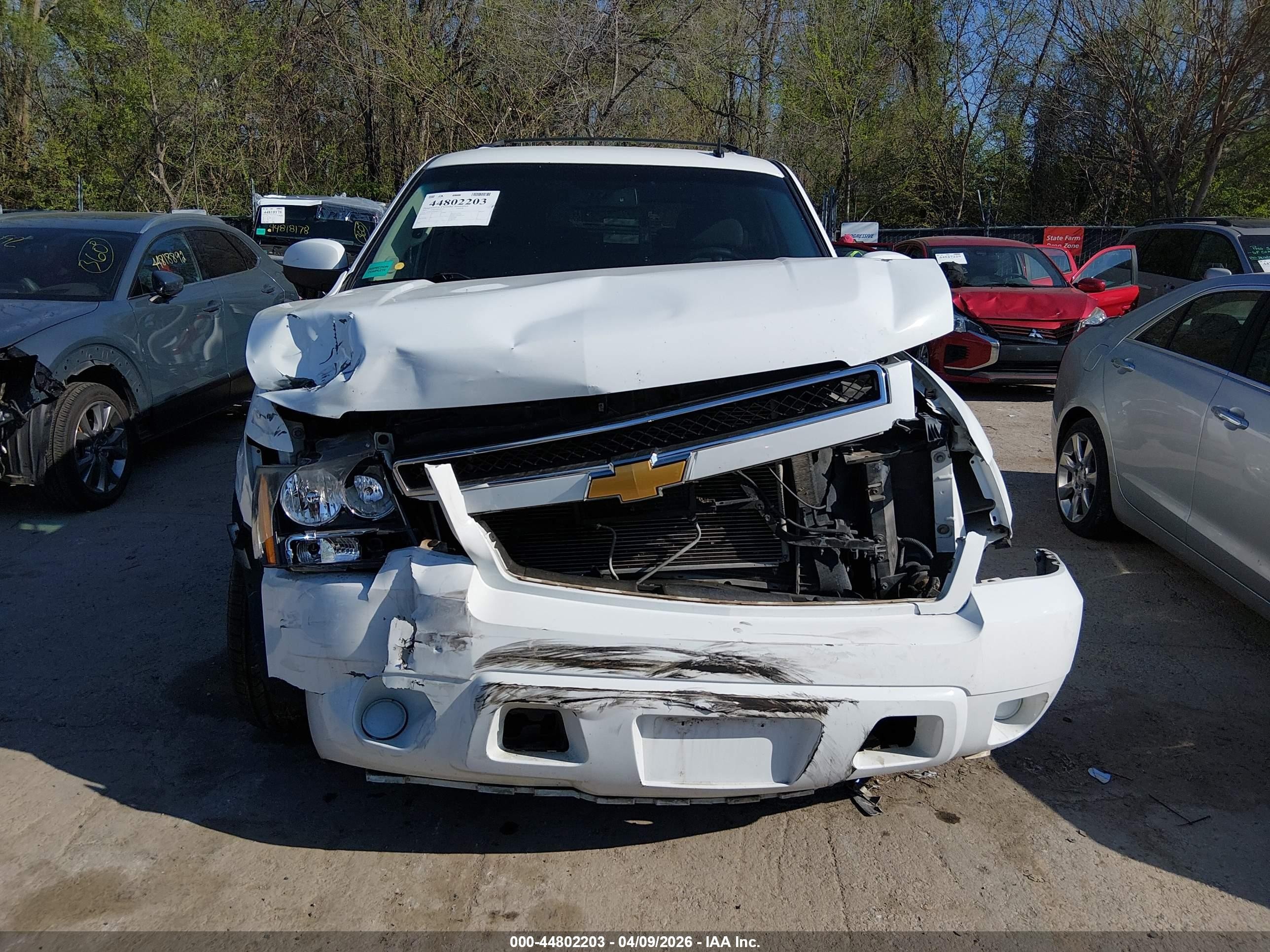 2013 Chevrolet Tahoe Ls White vin: 1GNSKAE05DR231566