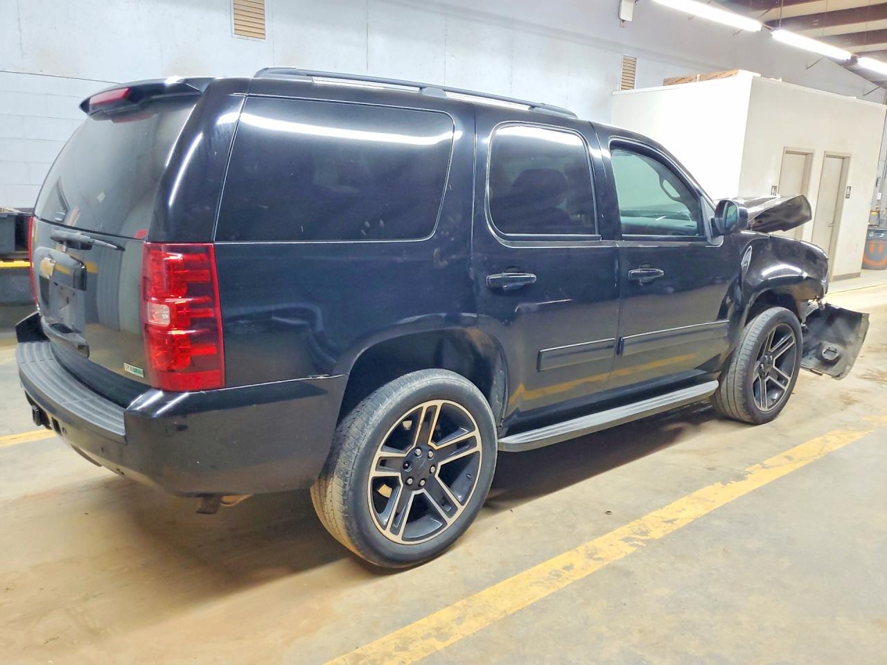 2011 Chevrolet Tahoe Black vin: 1GNSKAE06BR245067