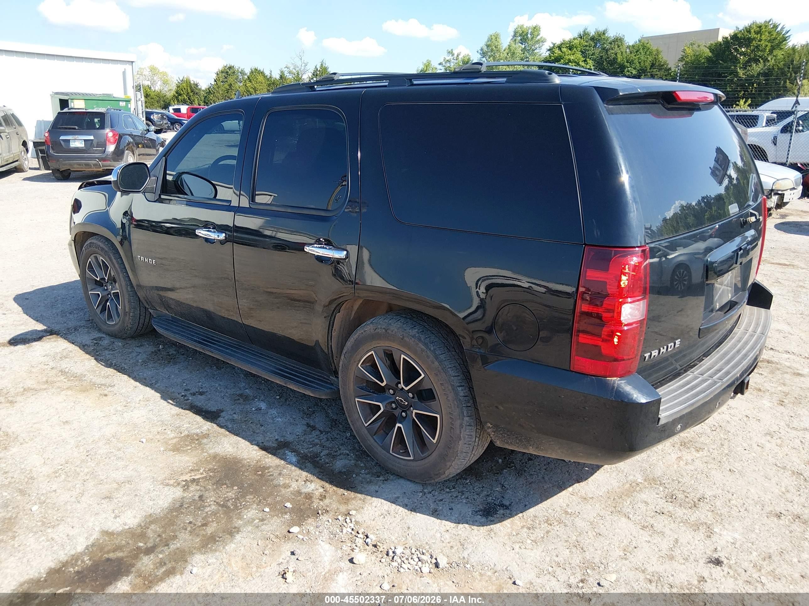 2011 Chevrolet Tahoe Ls Black vin: 1GNSKAE07BR309102