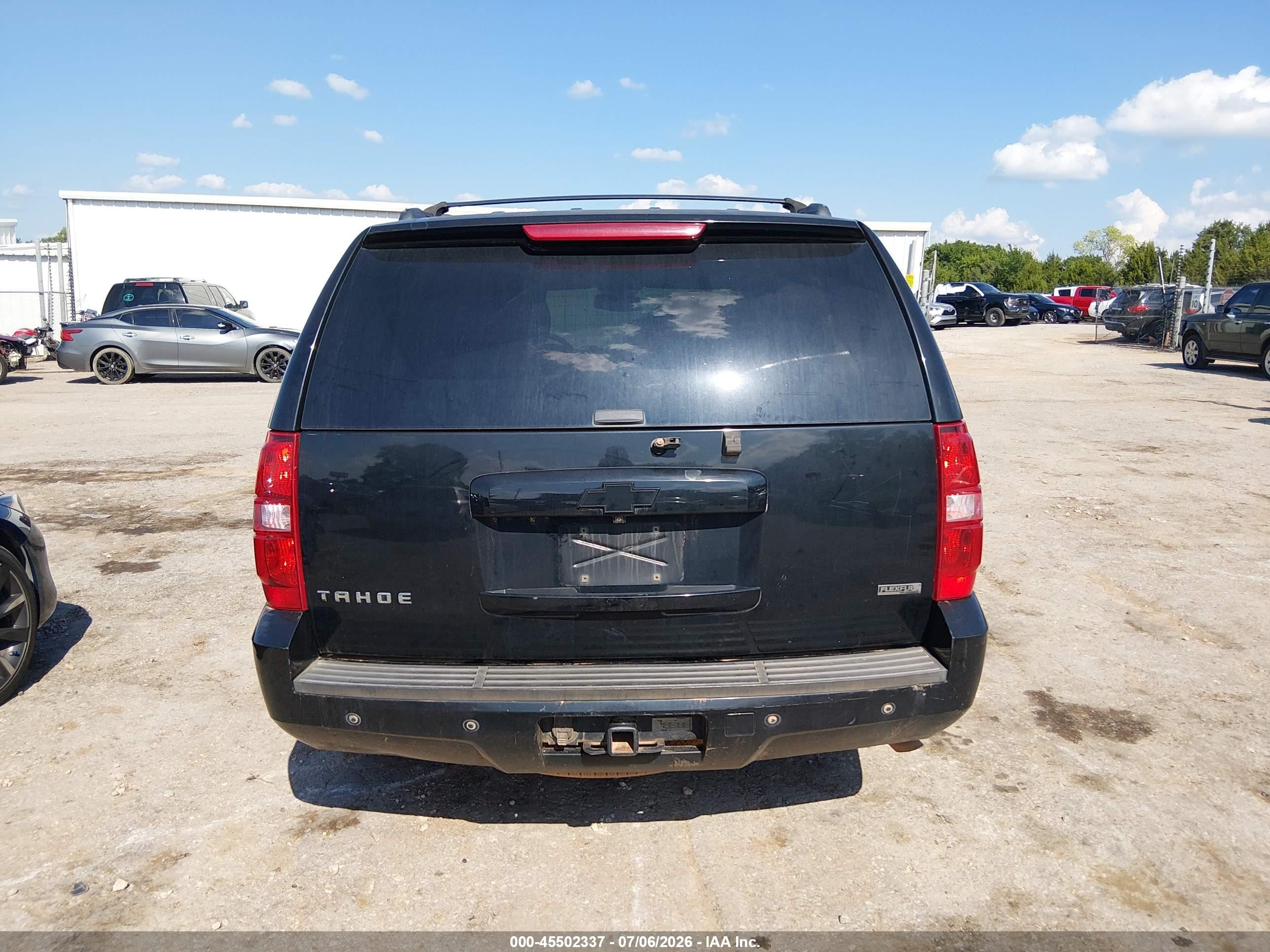 2011 Chevrolet Tahoe Ls Black vin: 1GNSKAE07BR309102