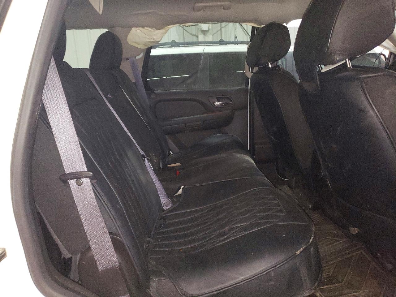 2012 Chevrolet Tahoe K1500 Ls White vin: 1GNSKAE07CR288446