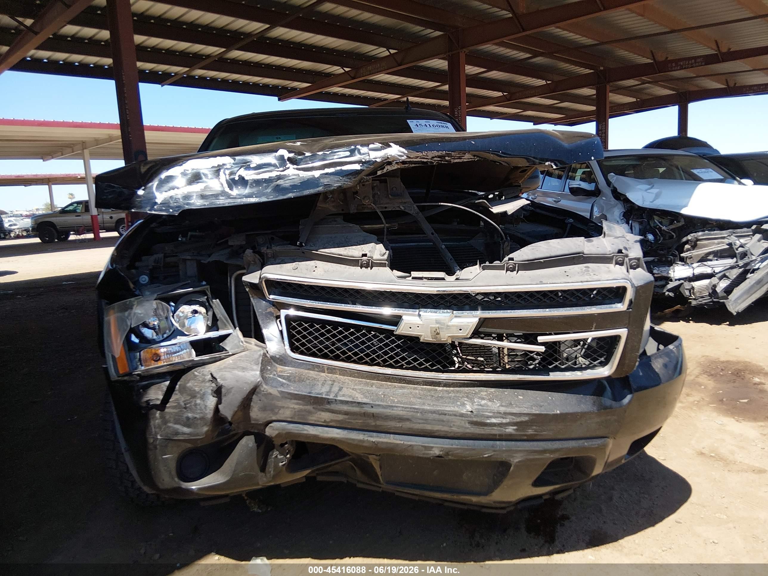 2013 Chevrolet Tahoe Ls Черный vin: 1GNSKAE08DR319639