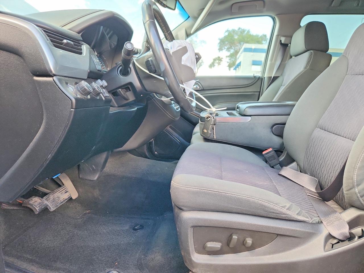 2015 Chevrolet Tahoe K1500 Ls White vin: 1GNSKAEC0FR673250
