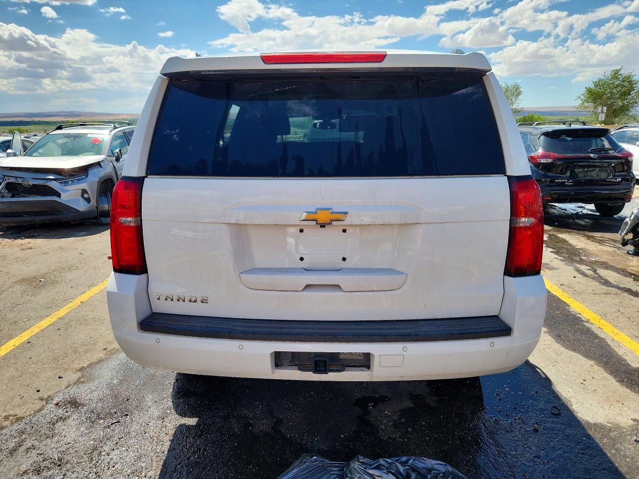 2015 Chevrolet Tahoe K1500 Ls White vin: 1GNSKAEC0FR673250