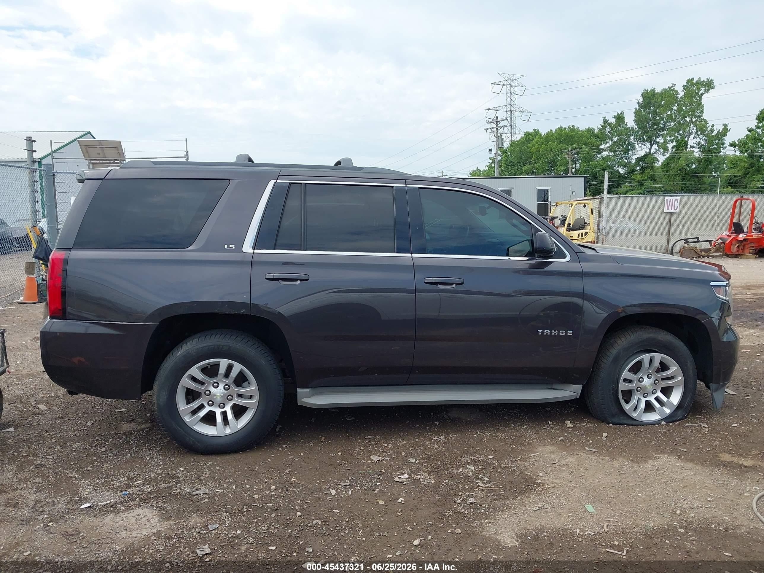 2015 Chevrolet Tahoe Ls Gray vin: 1GNSKAEC1FR190737