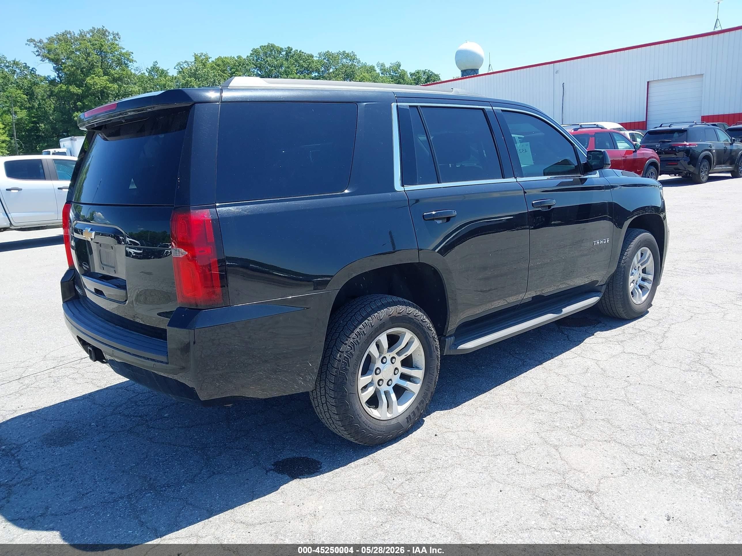 2017 Chevrolet Tahoe Ls Черный vin: 1GNSKAEC5HR297714