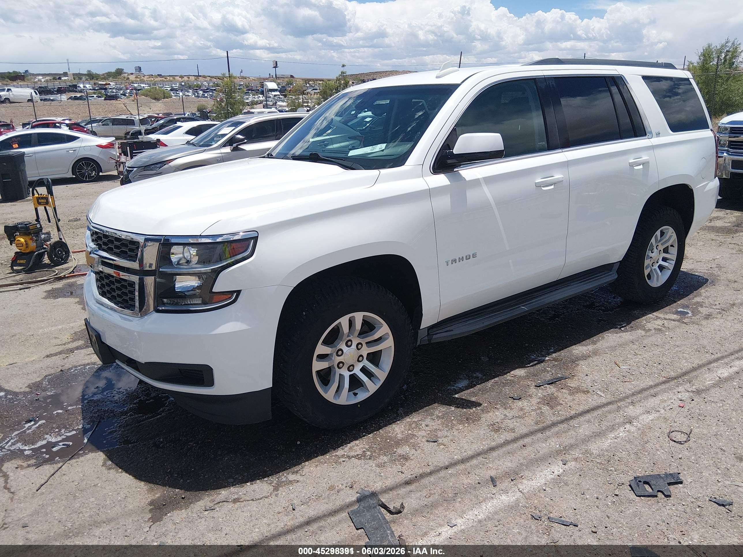 2015 Chevrolet Tahoe Ls White vin: 1GNSKAEC6FR672412