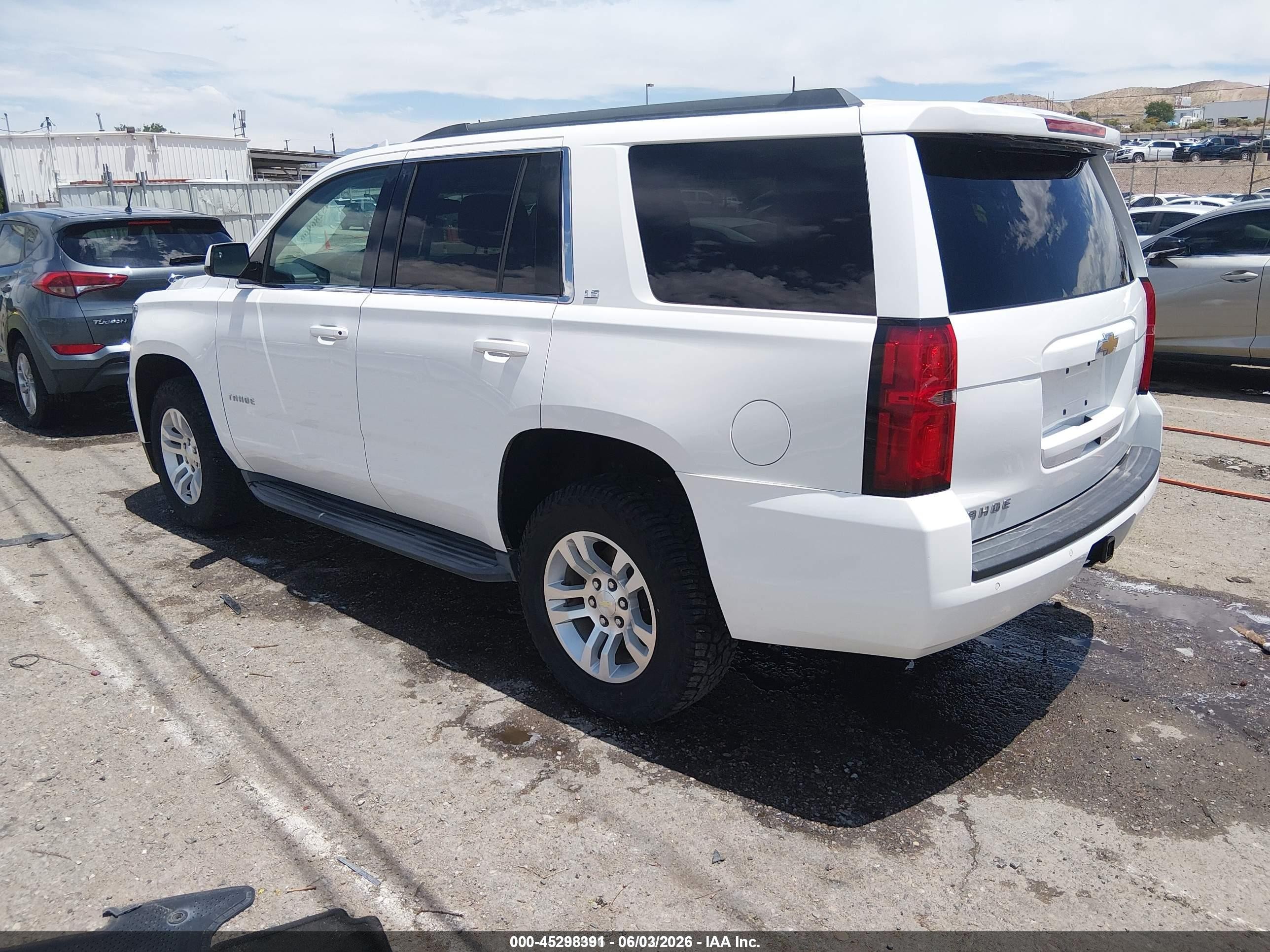 2015 Chevrolet Tahoe Ls White vin: 1GNSKAEC6FR672412