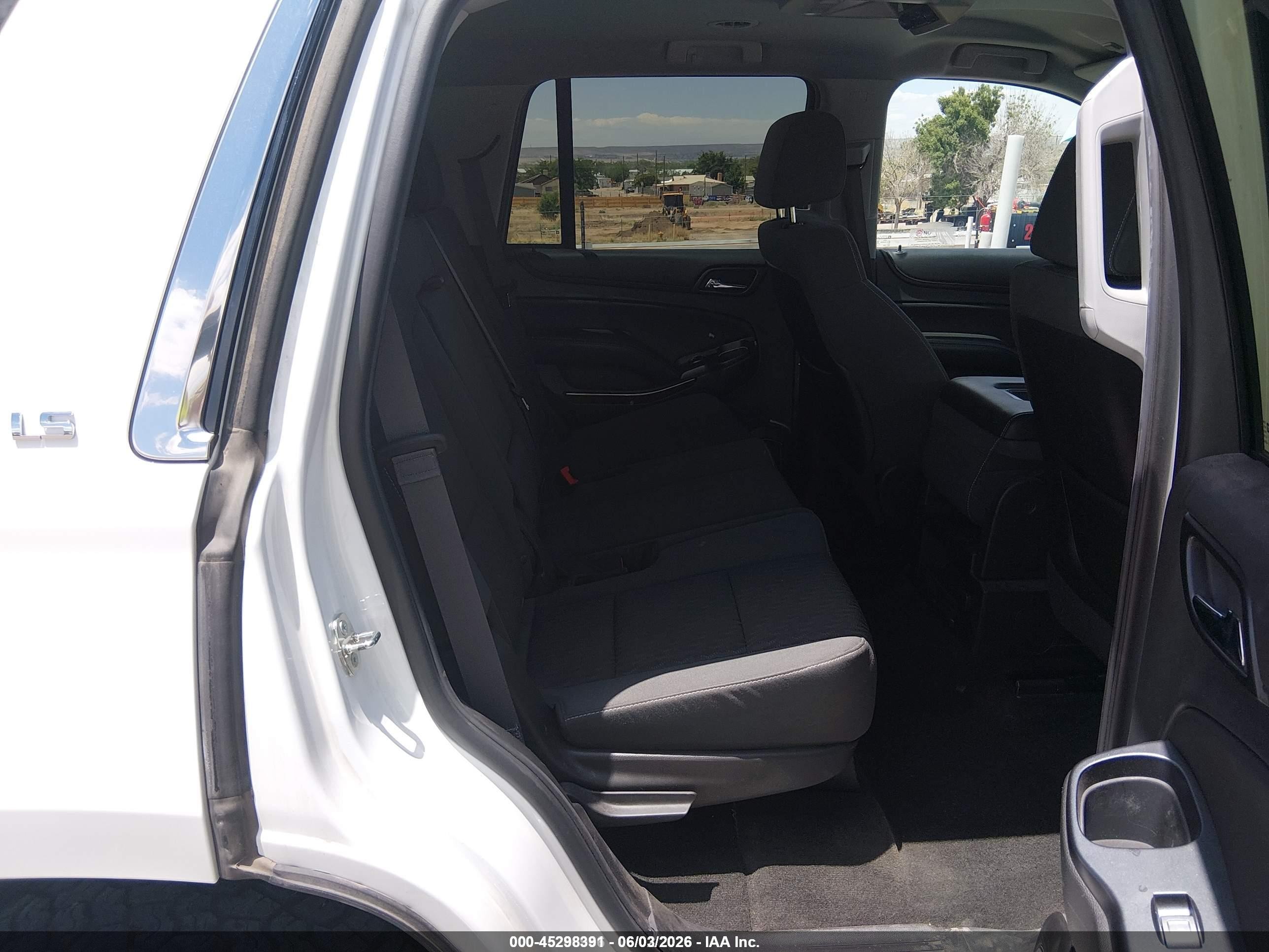 2015 Chevrolet Tahoe Ls White vin: 1GNSKAEC6FR672412