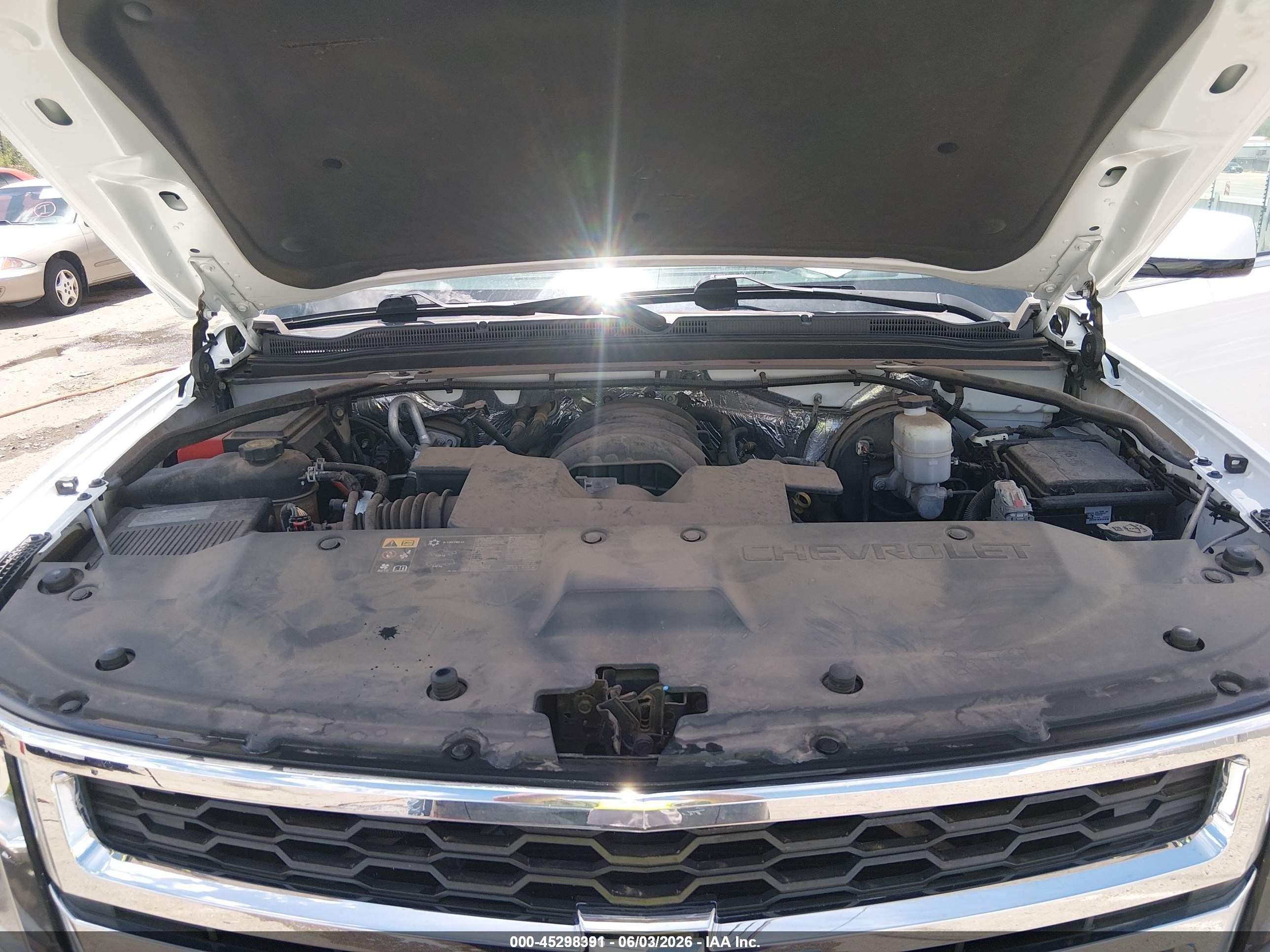 2015 Chevrolet Tahoe Ls White vin: 1GNSKAEC6FR672412