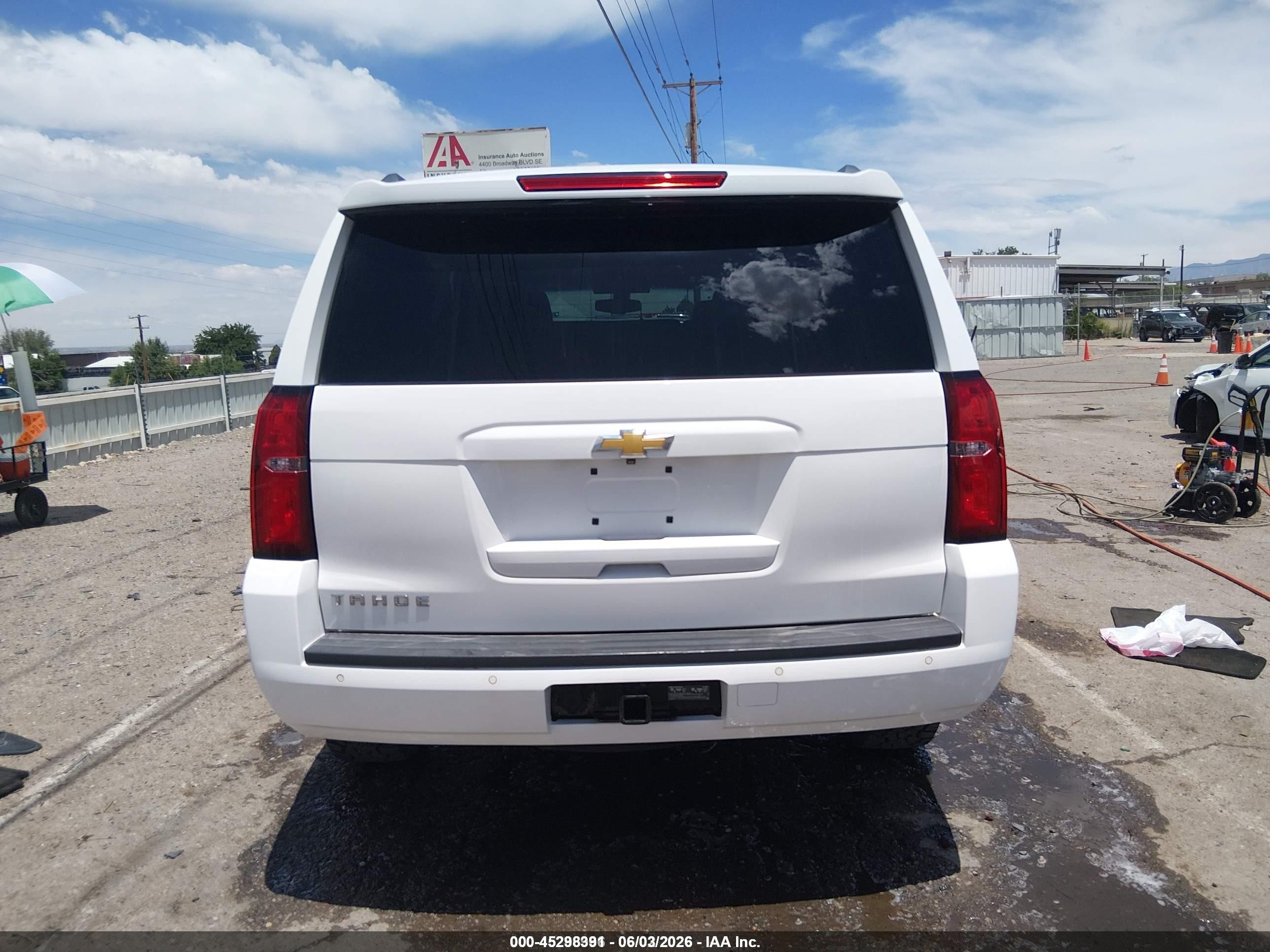 2015 Chevrolet Tahoe Ls White vin: 1GNSKAEC6FR672412