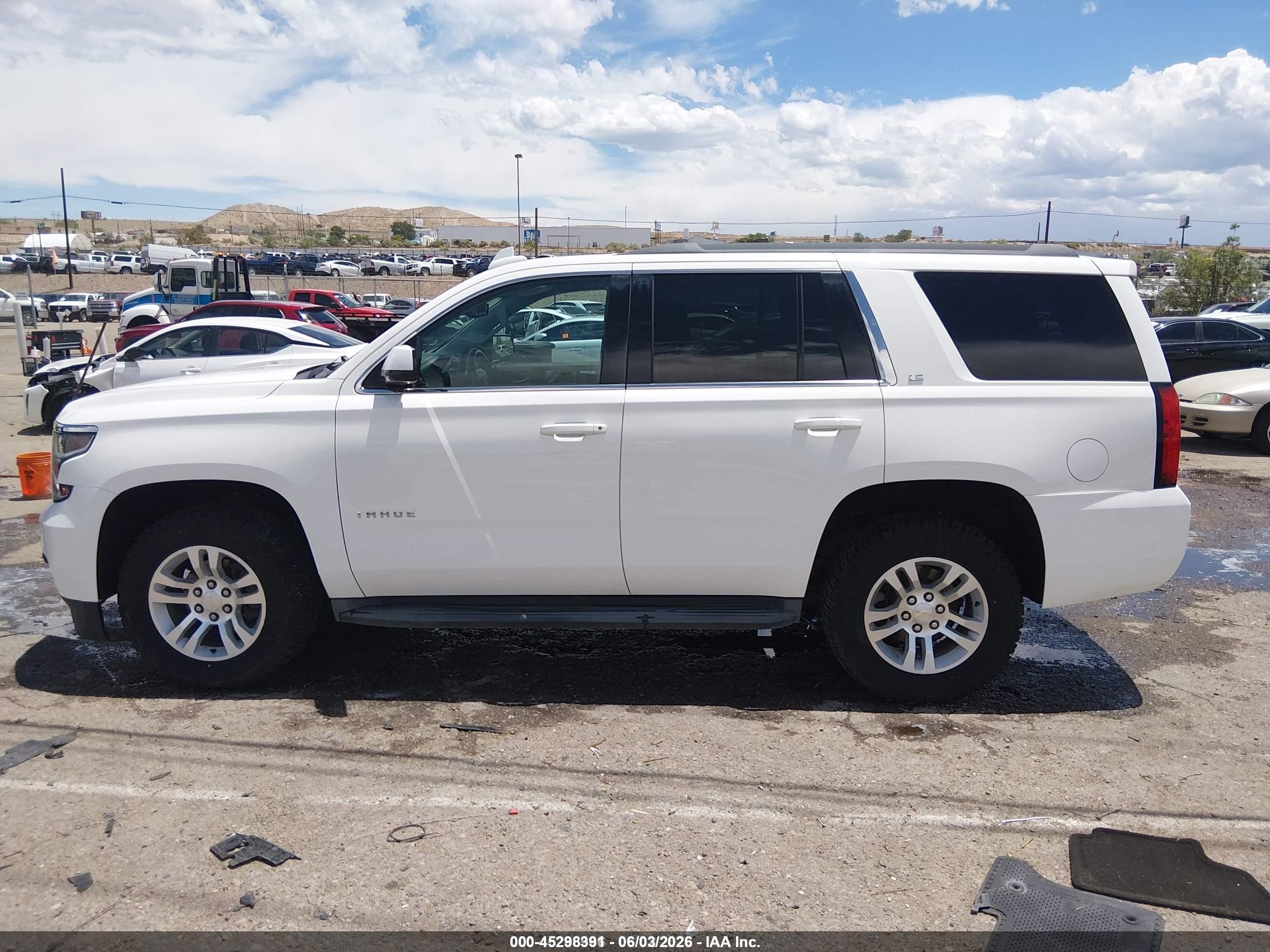 2015 Chevrolet Tahoe Ls White vin: 1GNSKAEC6FR672412