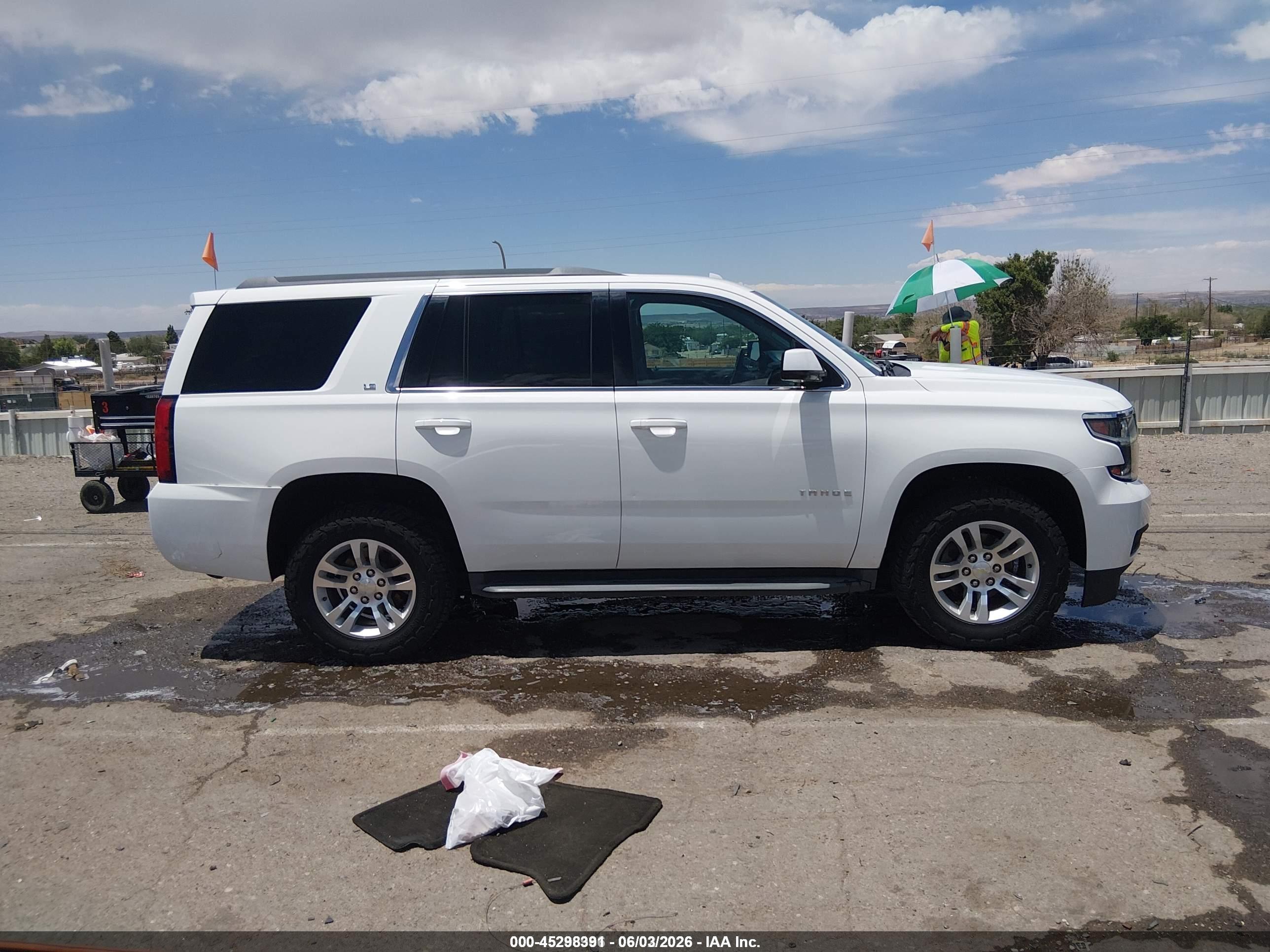 2015 Chevrolet Tahoe Ls White vin: 1GNSKAEC6FR672412