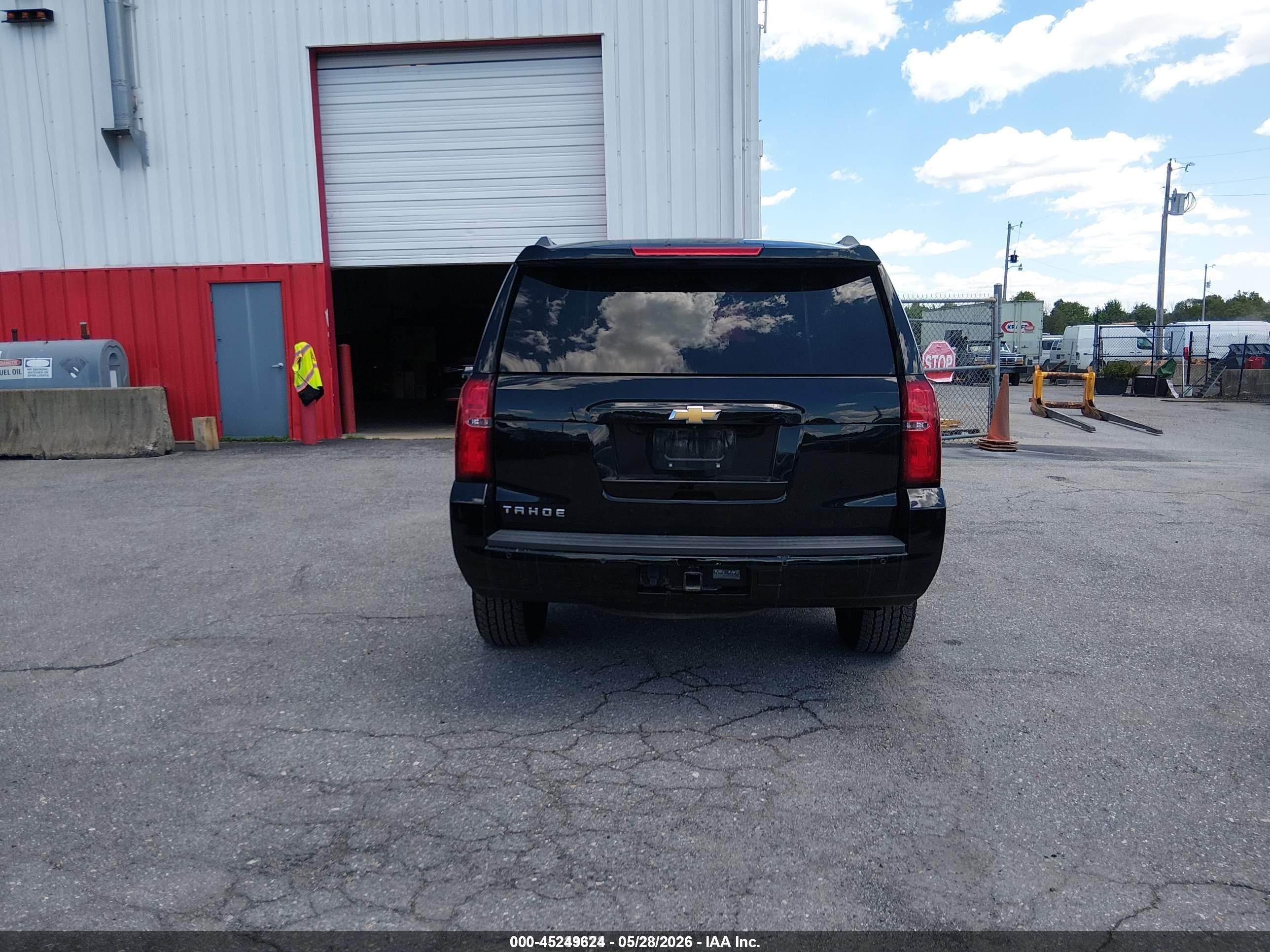 2018 Chevrolet Tahoe Ls Черный vin: 1GNSKAEC6JR313912