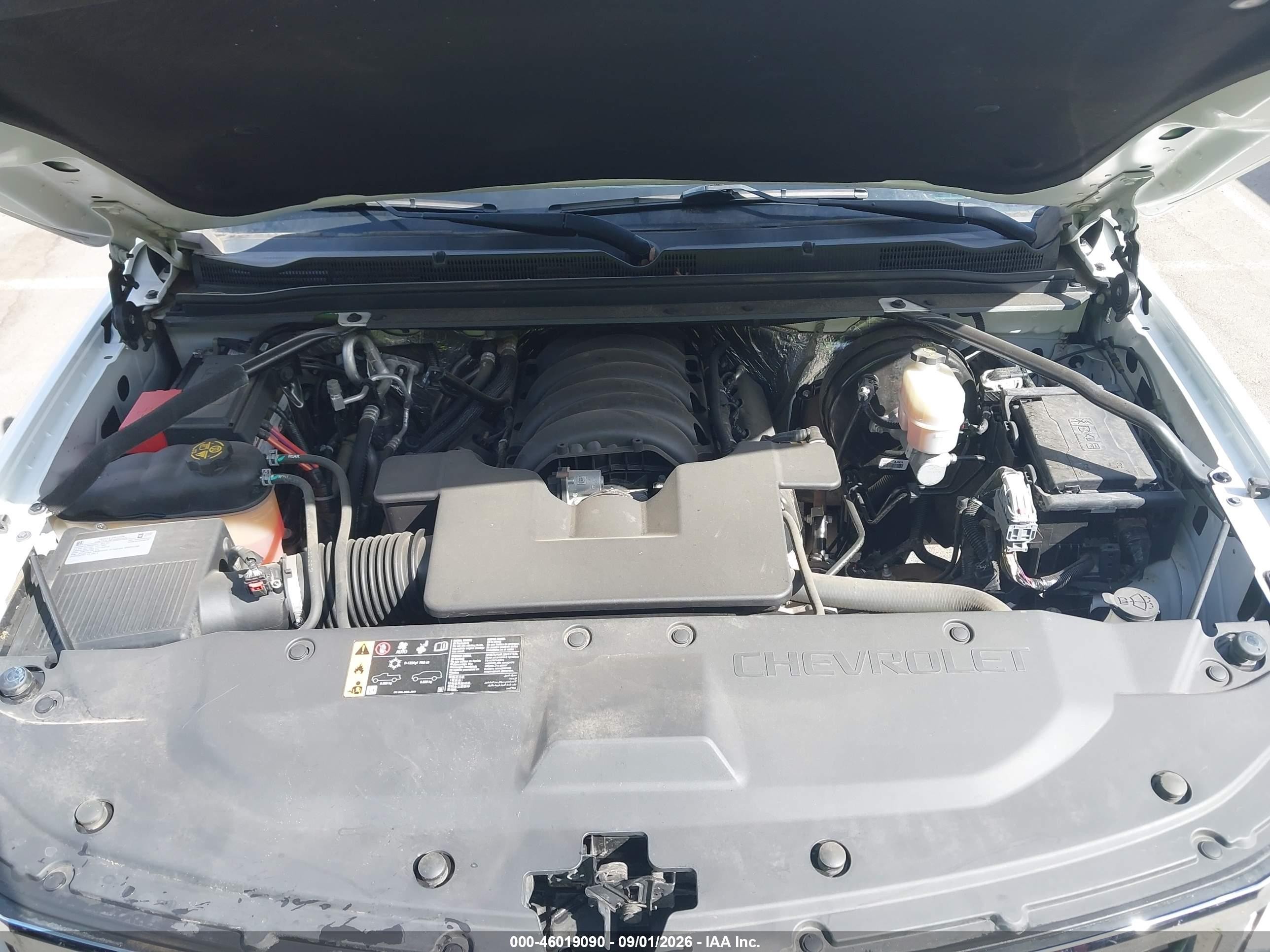 2018 Chevrolet Tahoe Ls Белый vin: 1GNSKAEC6JR348708