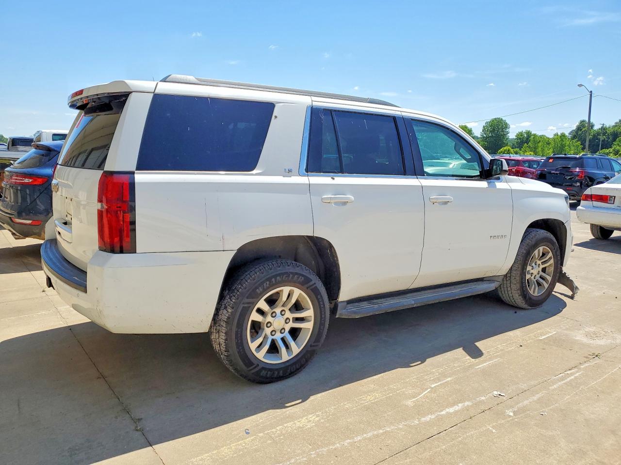 2015 Chevrolet Tahoe K1500 Ls White vin: 1GNSKAEC9FR285627