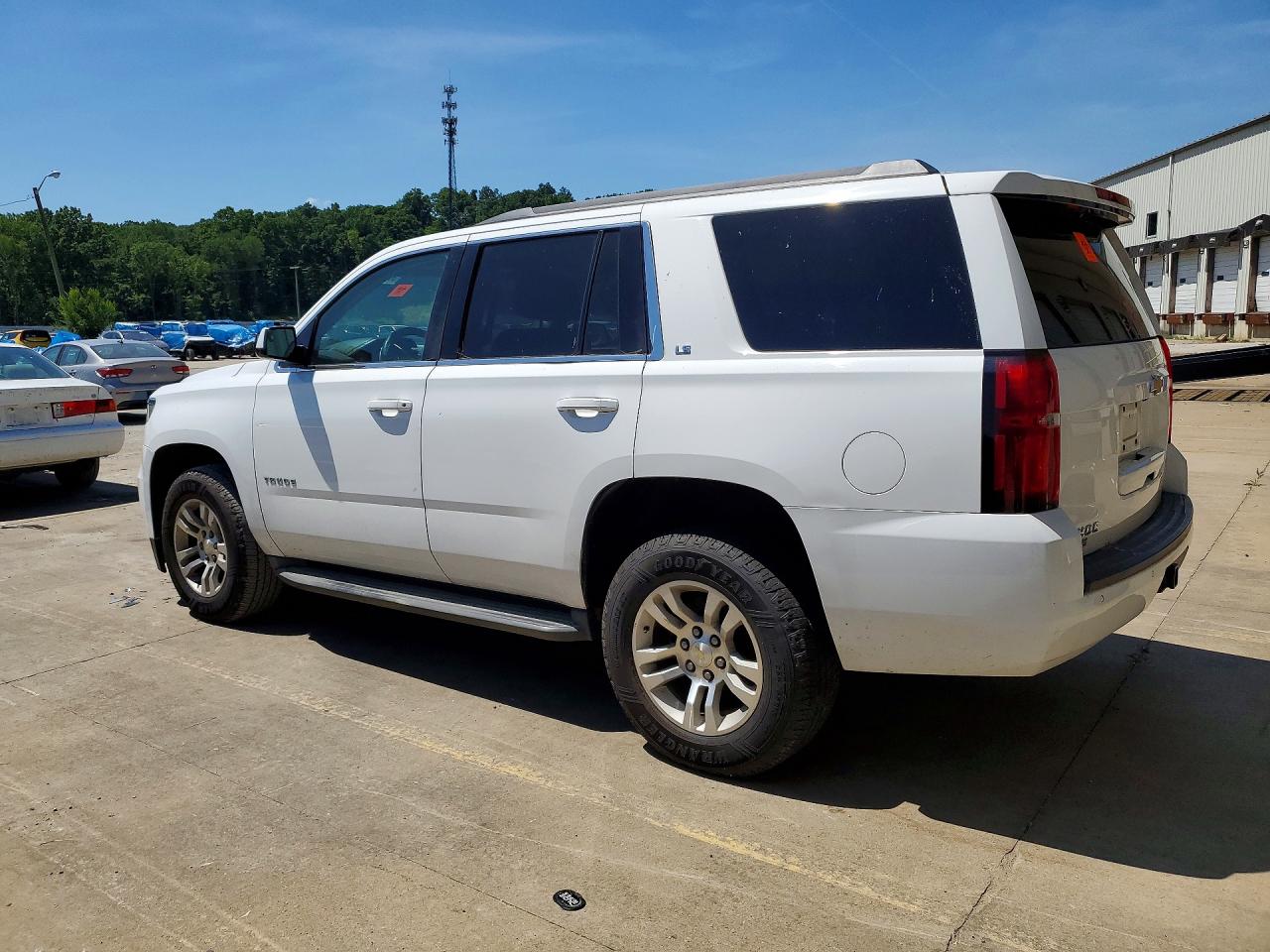 2015 Chevrolet Tahoe K1500 Ls White vin: 1GNSKAEC9FR285627