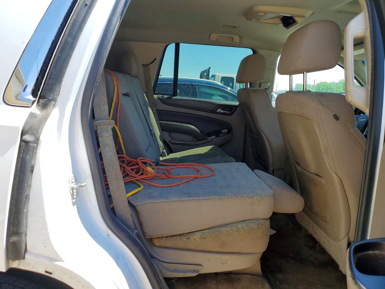 2015 Chevrolet Tahoe K1500 Ls White vin: 1GNSKAEC9FR285627