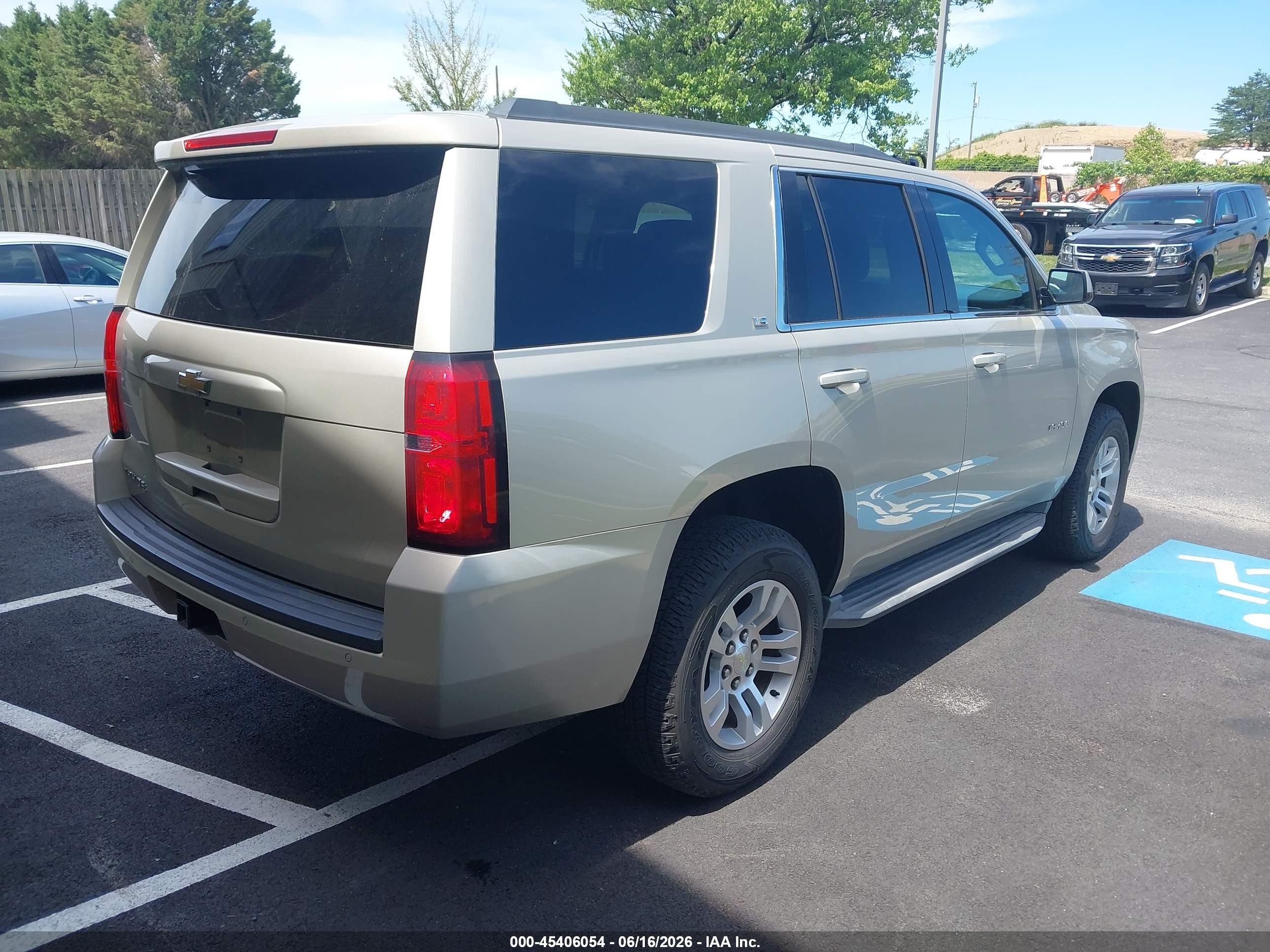 2015 Chevrolet Tahoe Ls Gold vin: 1GNSKAECXFR672431