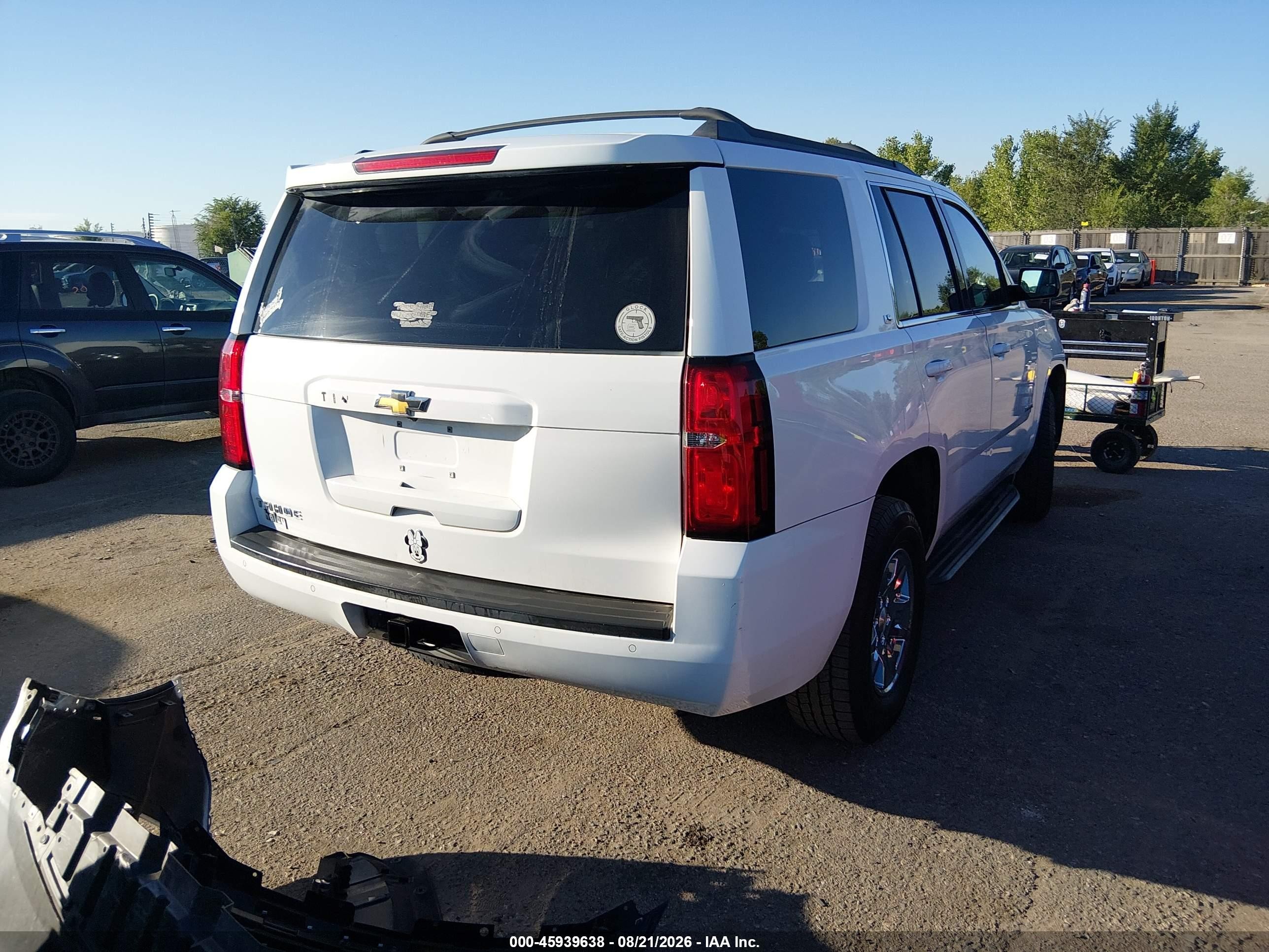 2015 Chevrolet Tahoe Ls White vin: 1GNSKAKC1FR237494