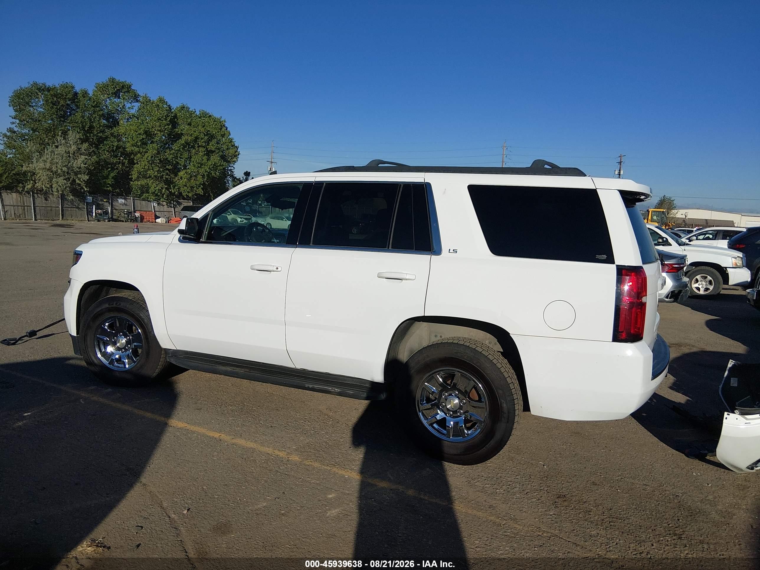 2015 Chevrolet Tahoe Ls White vin: 1GNSKAKC1FR237494