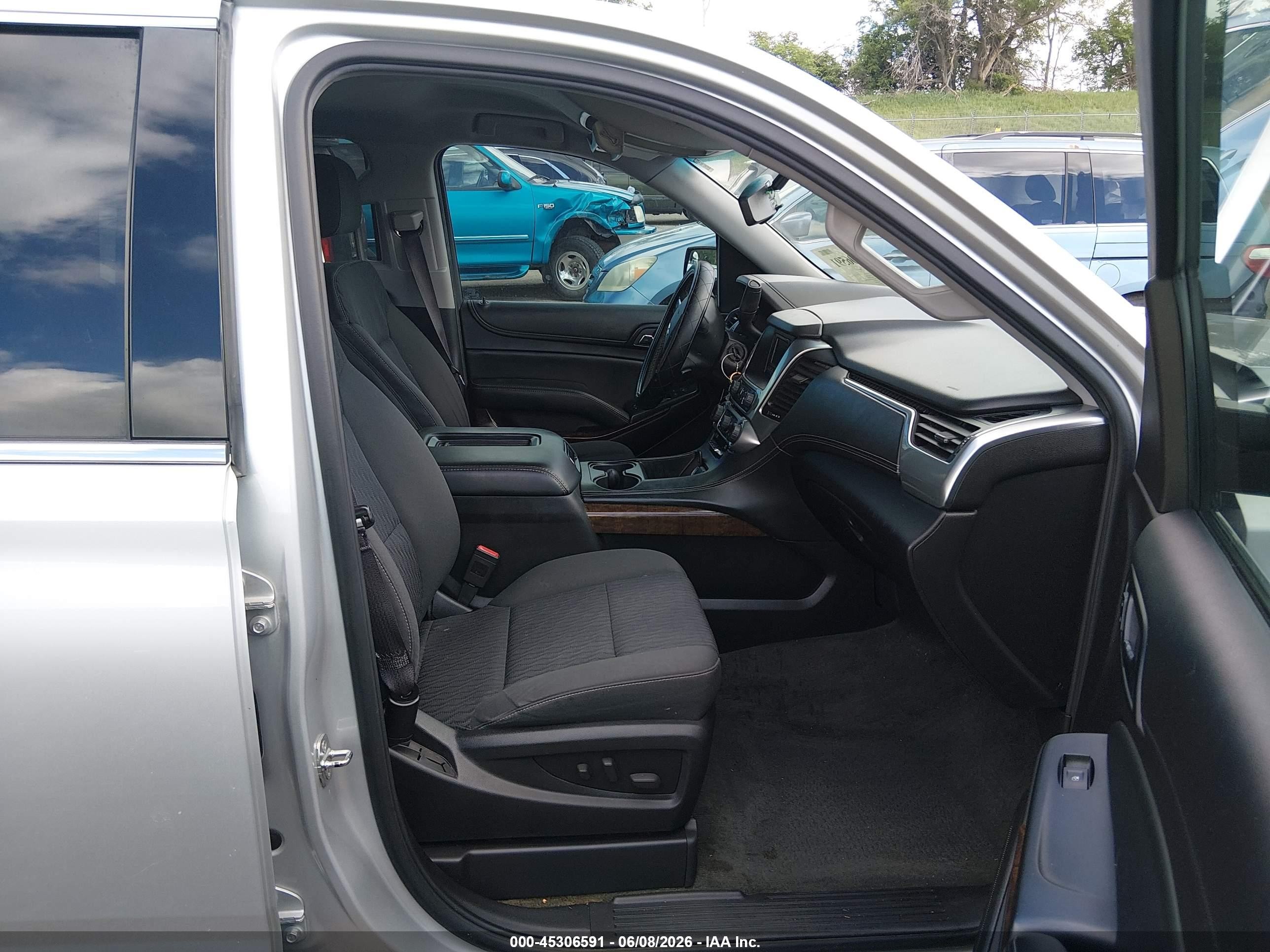 2015 Chevrolet Tahoe Ls White vin: 1GNSKAKC3FR508393
