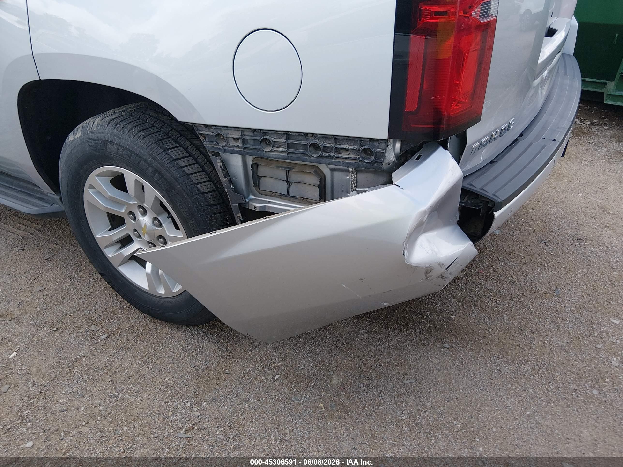 2015 Chevrolet Tahoe Ls White vin: 1GNSKAKC3FR508393