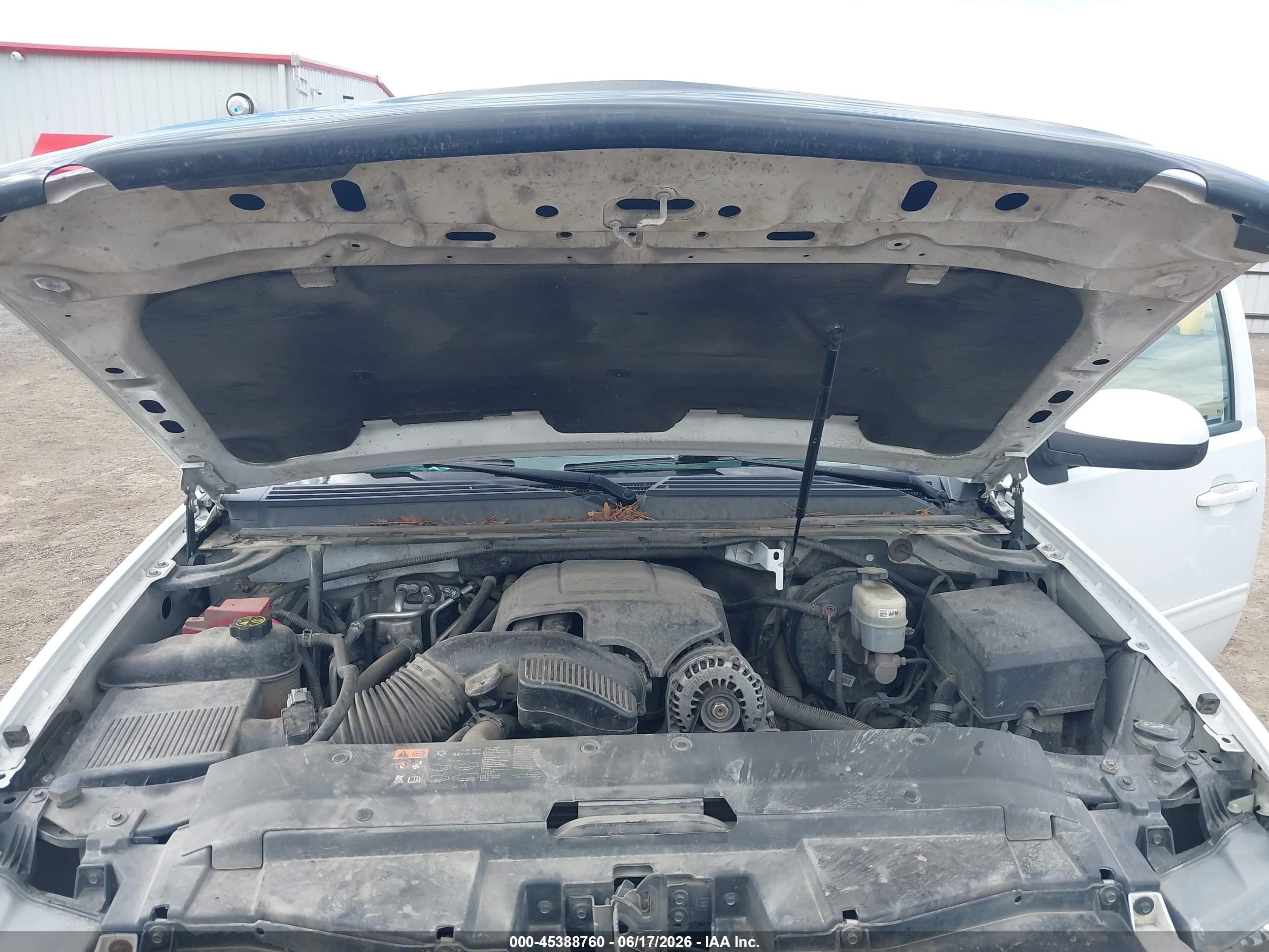 2013 Chevrolet Tahoe Lt Белый vin: 1GNSKBE00DR136628