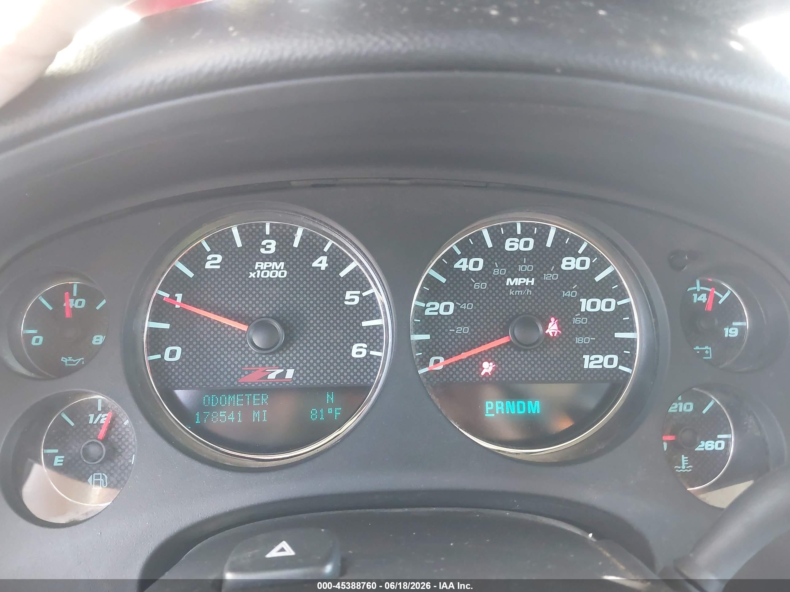 2013 Chevrolet Tahoe Lt Белый vin: 1GNSKBE00DR136628