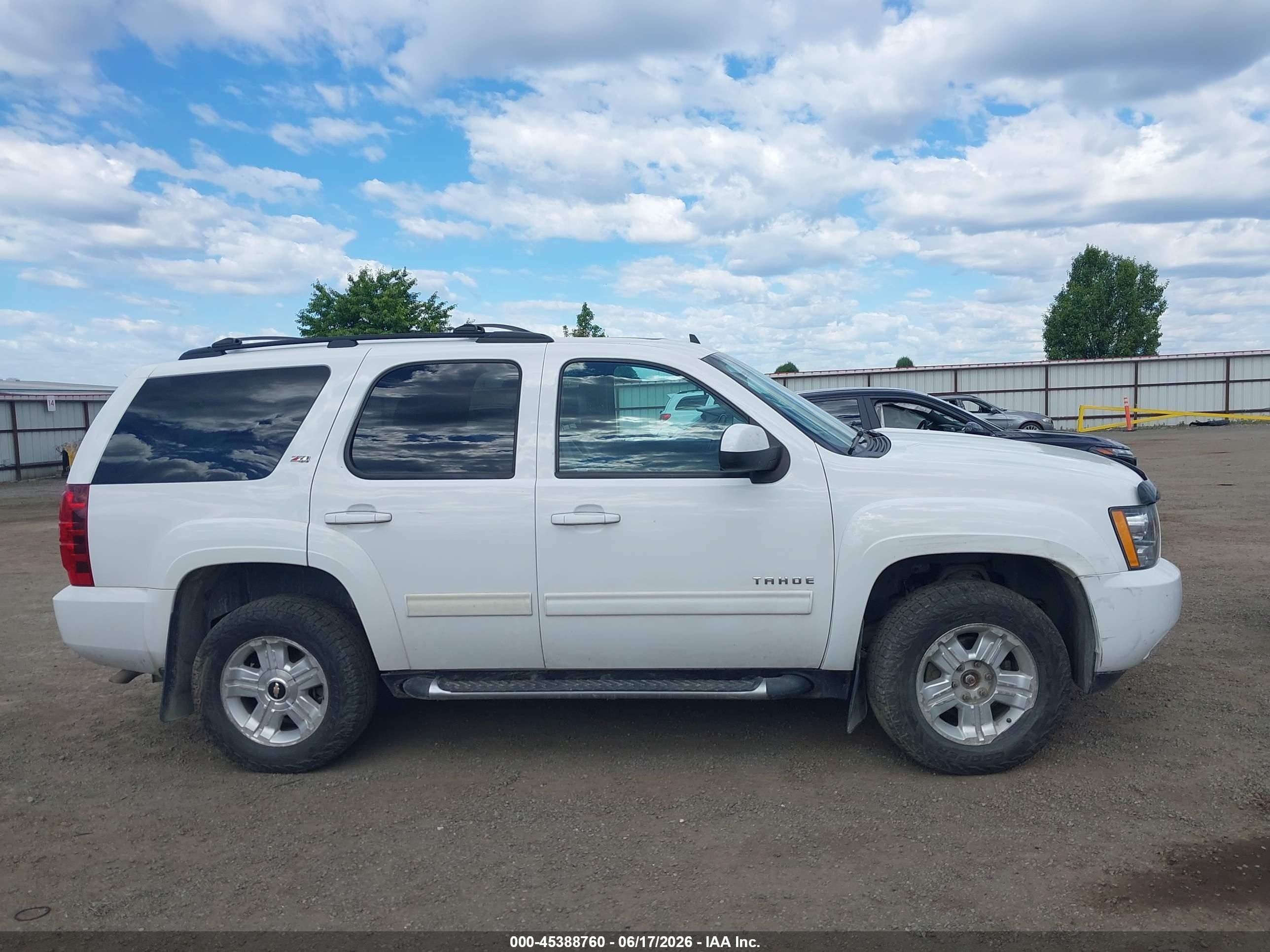 2013 Chevrolet Tahoe Lt Белый vin: 1GNSKBE00DR136628