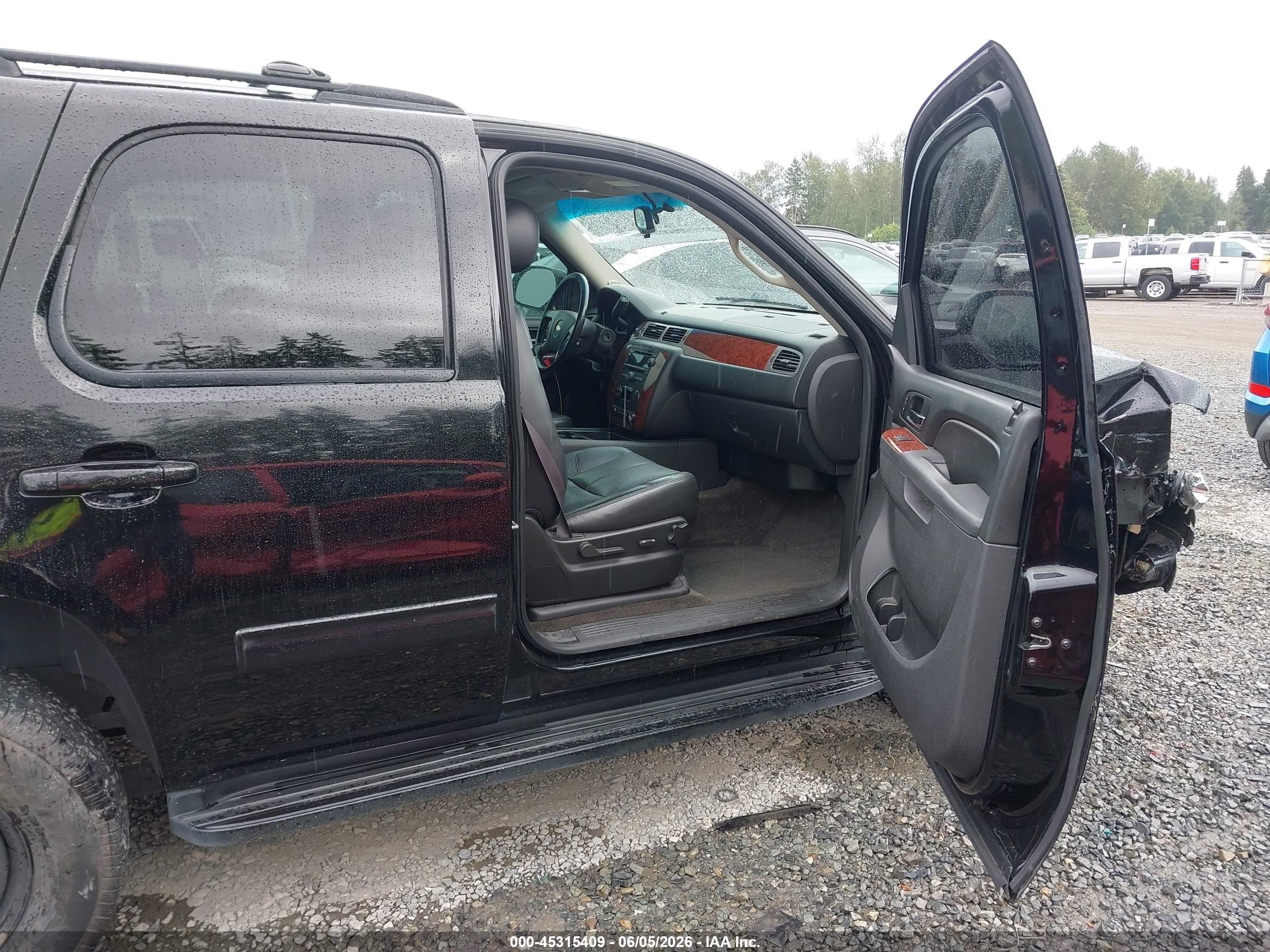 2013 Chevrolet Tahoe Lt Black vin: 1GNSKBE00DR237037