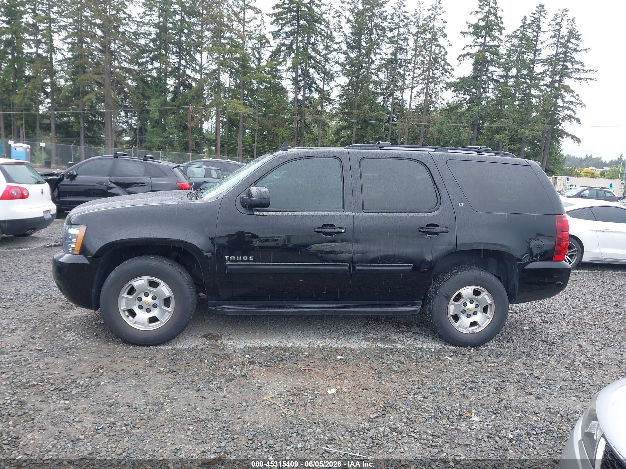 2013 Chevrolet Tahoe Lt Black vin: 1GNSKBE00DR237037