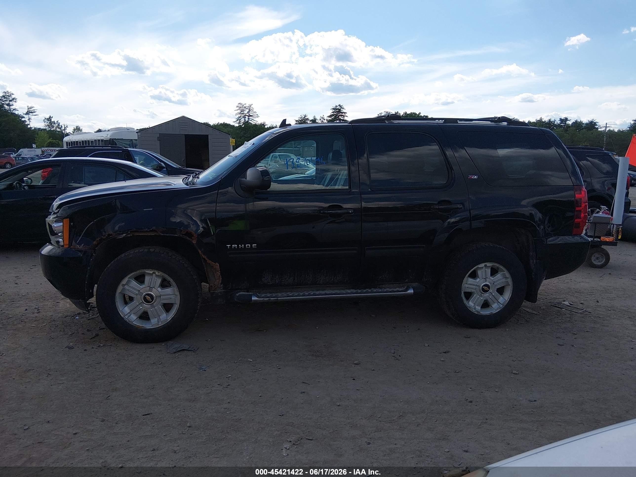 2011 Chevrolet Tahoe Lt Black vin: 1GNSKBE01BR395013