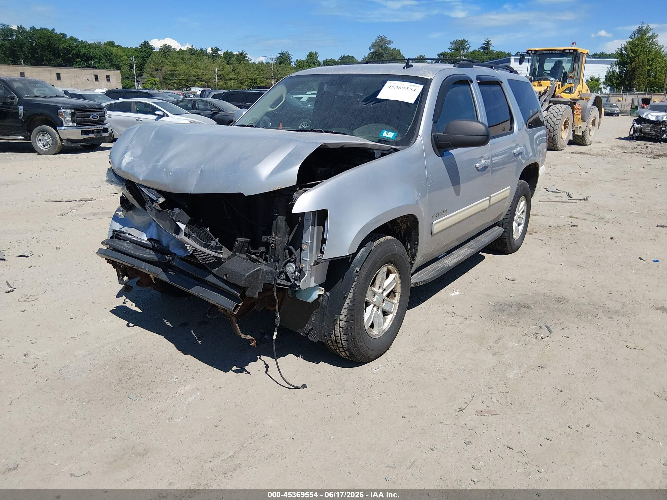2013 Chevrolet Tahoe Lt Silver vin: 1GNSKBE01DR195705