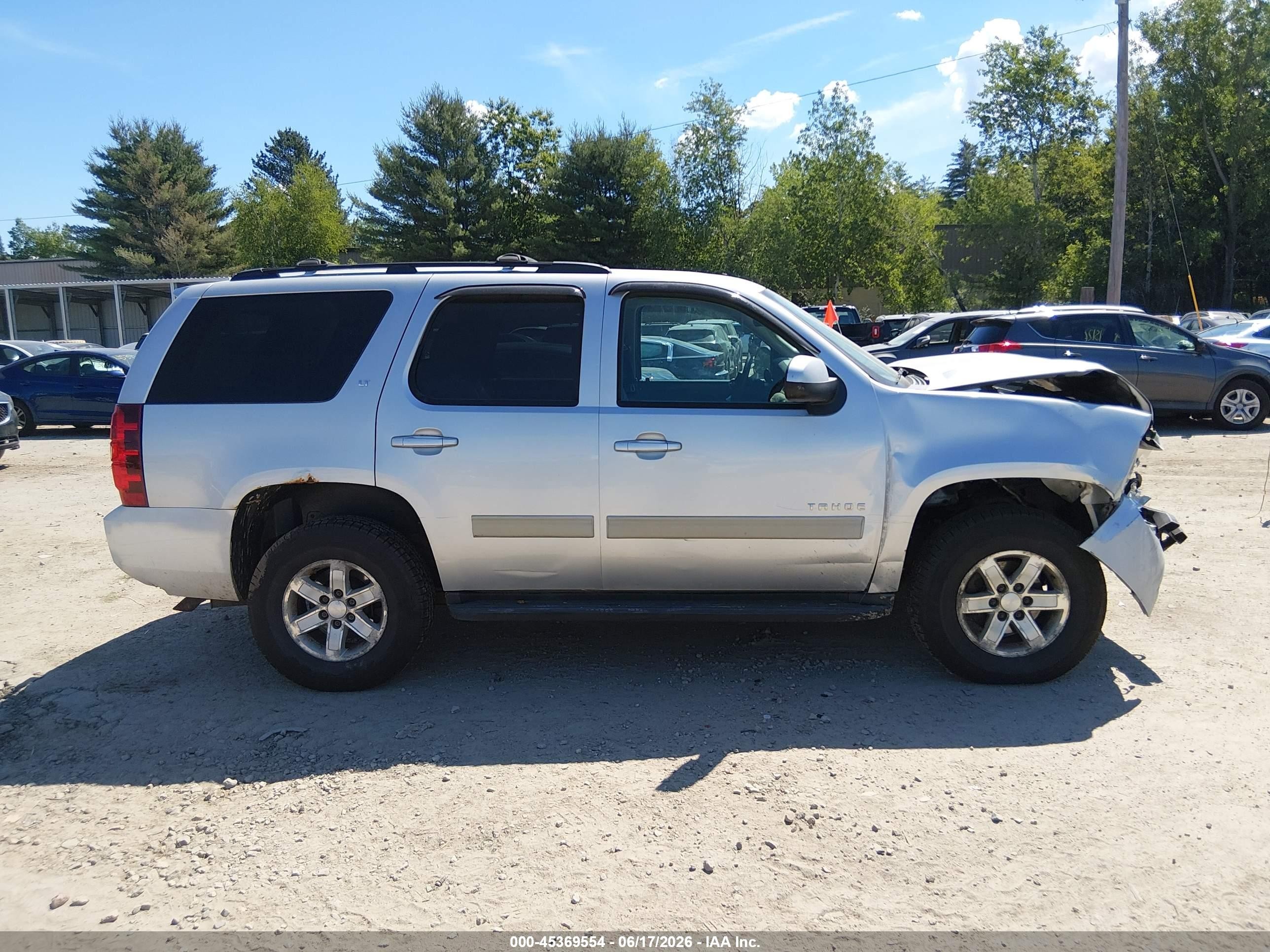 2013 Chevrolet Tahoe Lt Silver vin: 1GNSKBE01DR195705