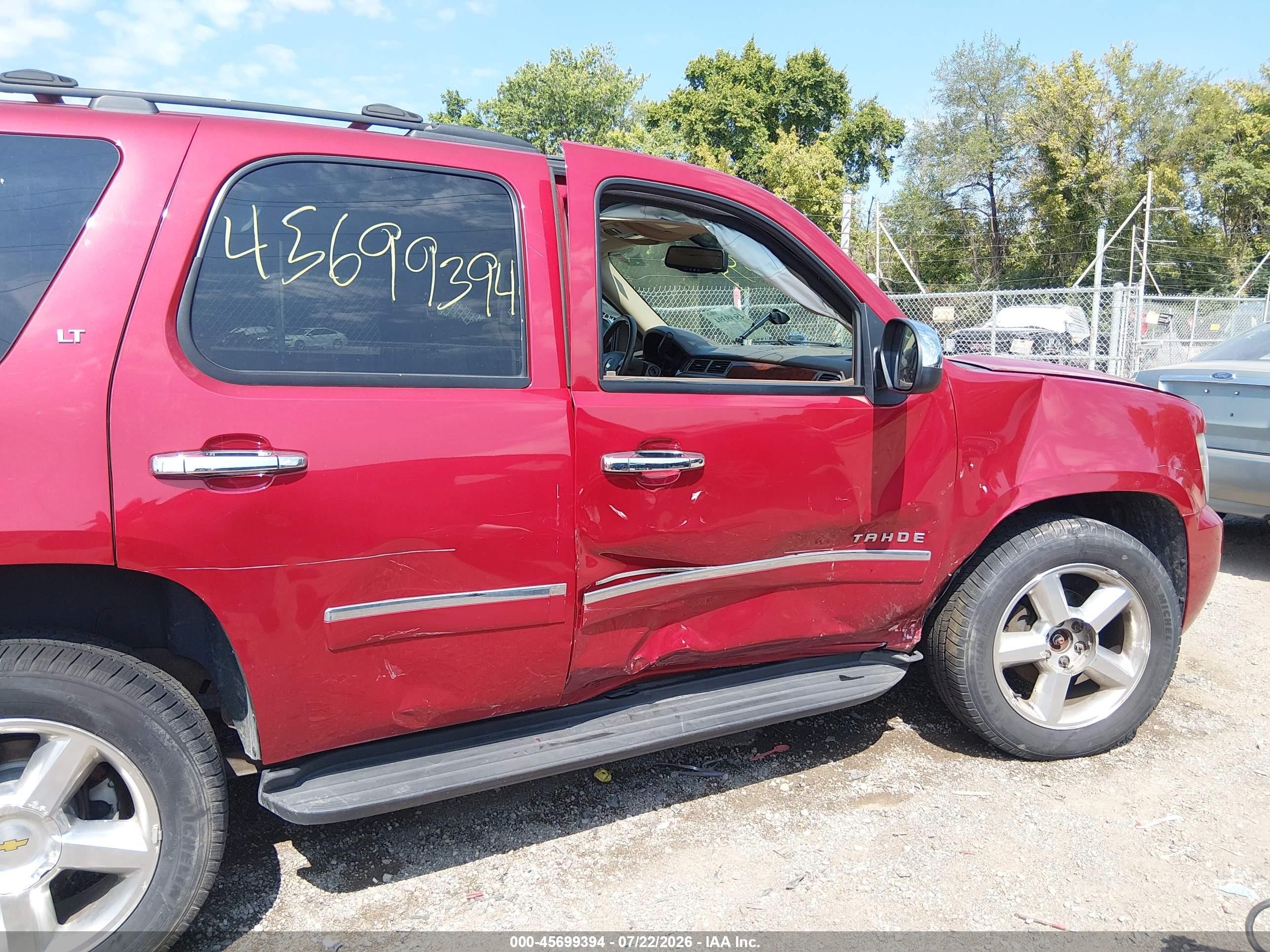 2013 Chevrolet Tahoe Lt Красный vin: 1GNSKBE01DR277353
