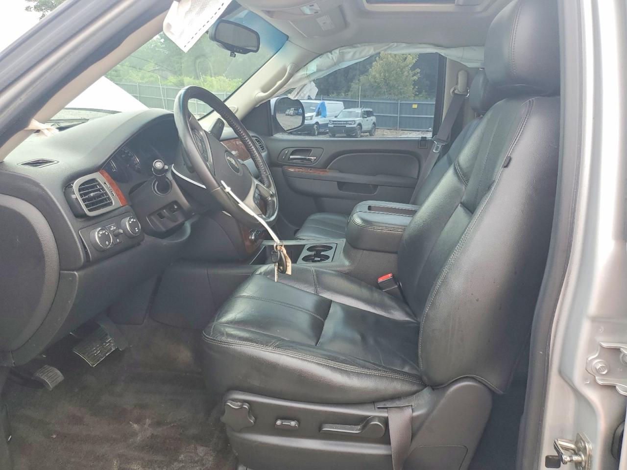 2013 Chevrolet Tahoe K1500 Lt Silver vin: 1GNSKBE01DR290961