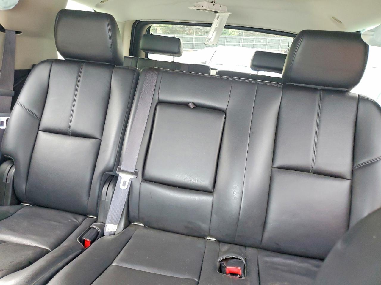 2013 Chevrolet Tahoe K1500 Lt Silver vin: 1GNSKBE01DR290961